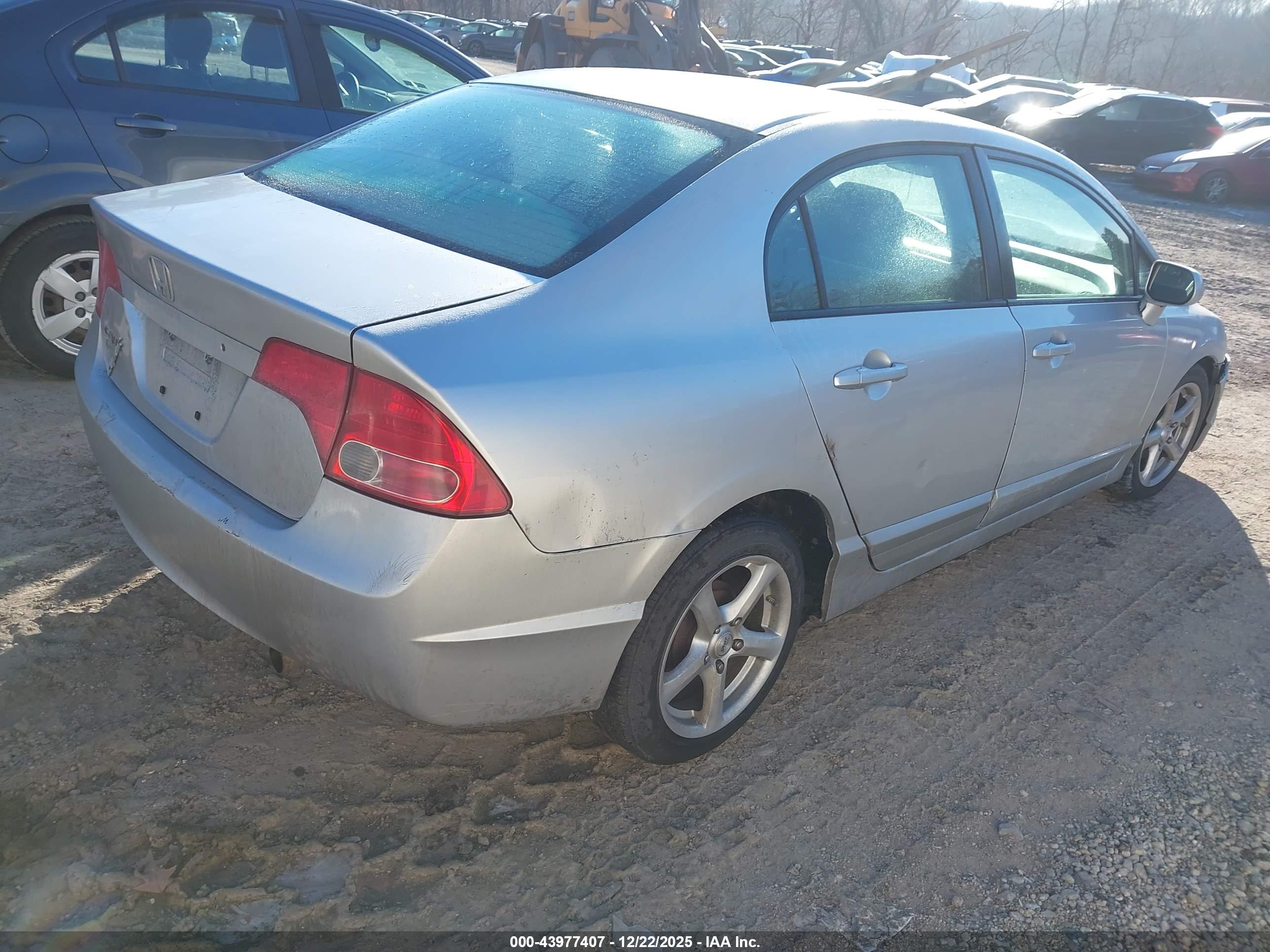 HONDA CIVIC image 4