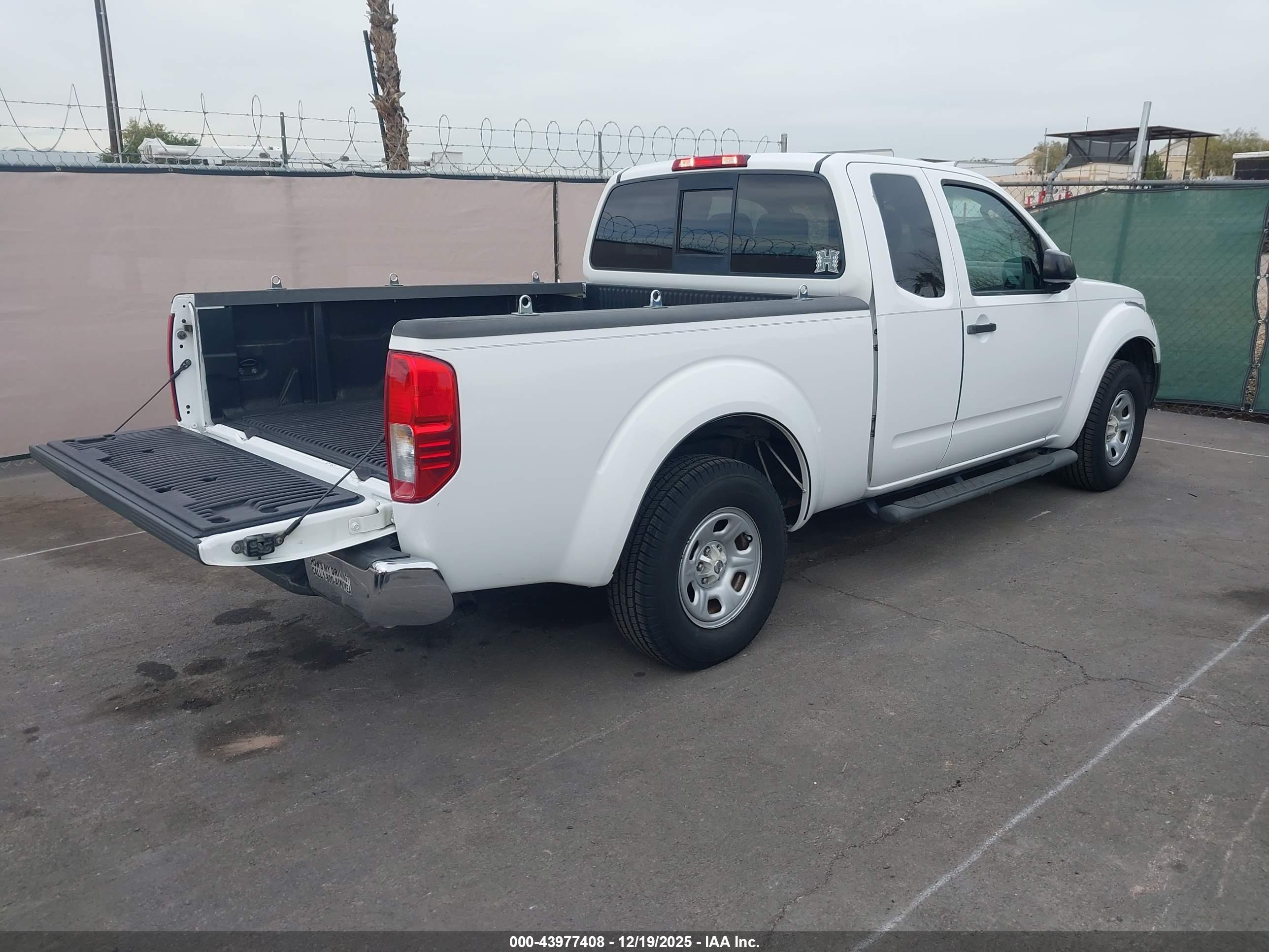 NISSAN FRONTIER image 4