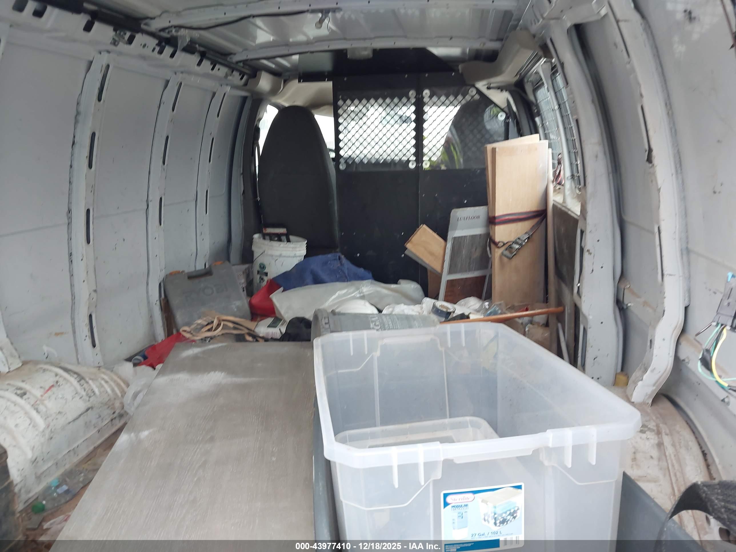CHEVROLET EXPRESS image 8