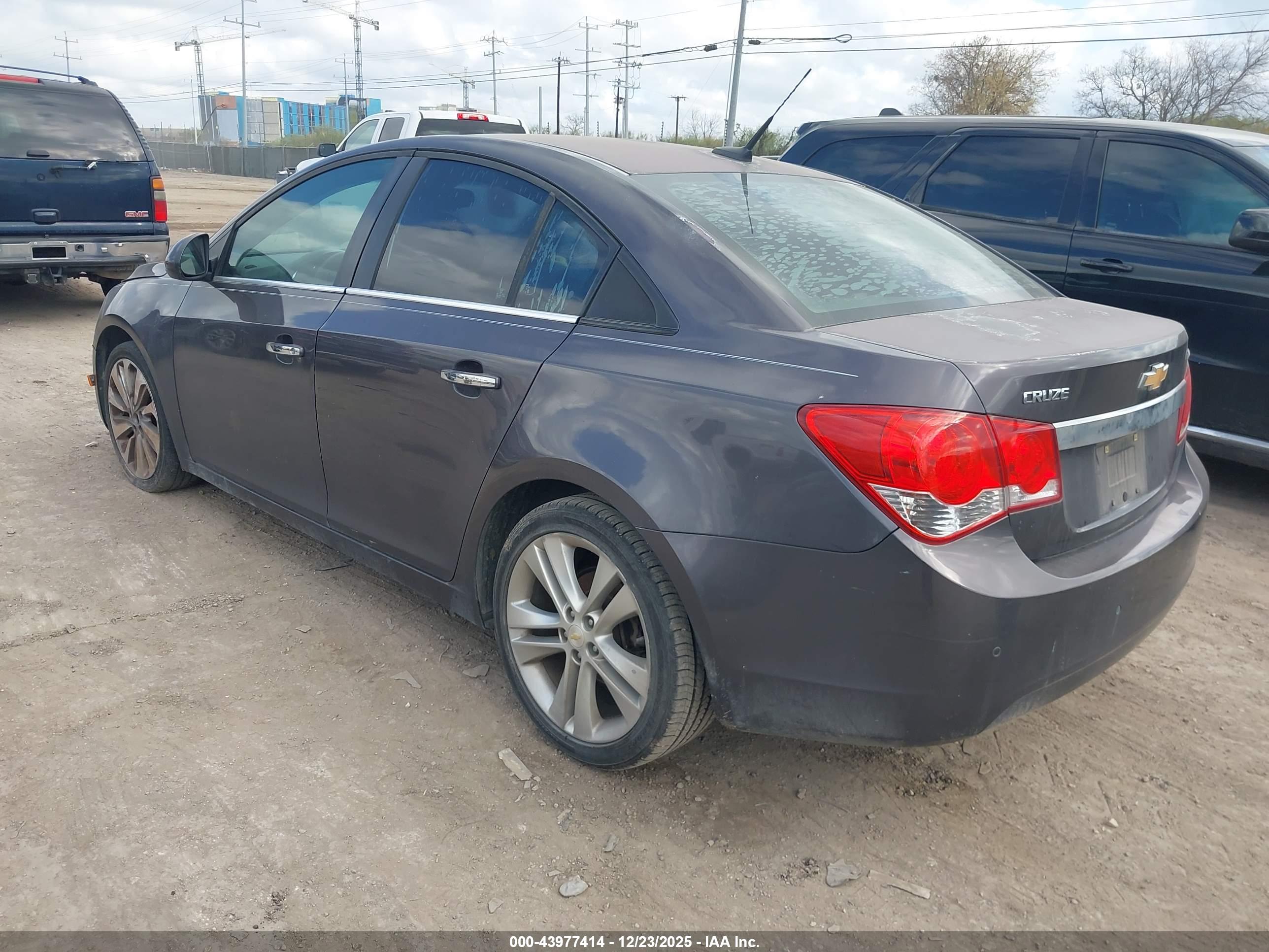 CHEVROLET CRUZE image 3