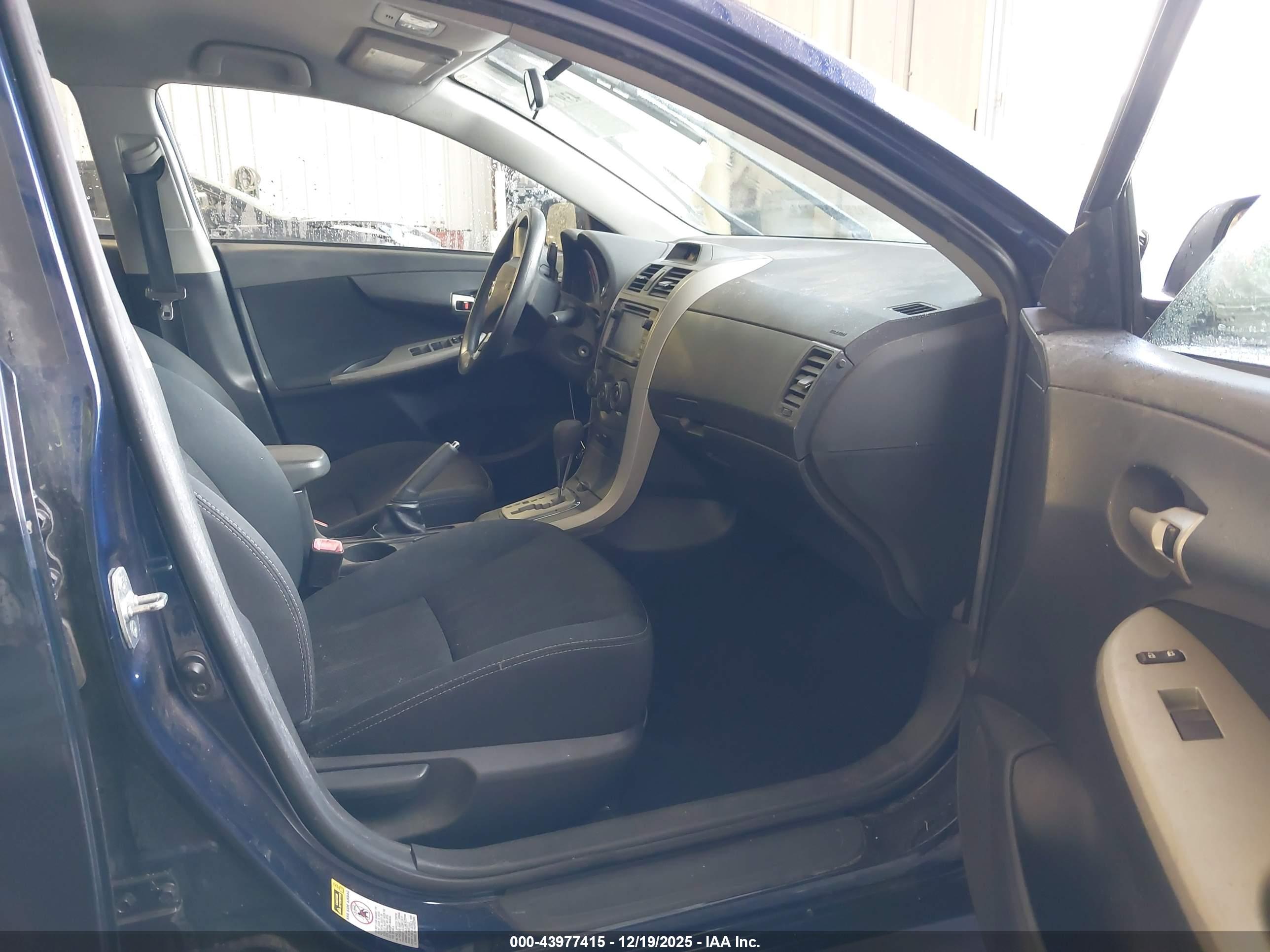 TOYOTA COROLLA image 5