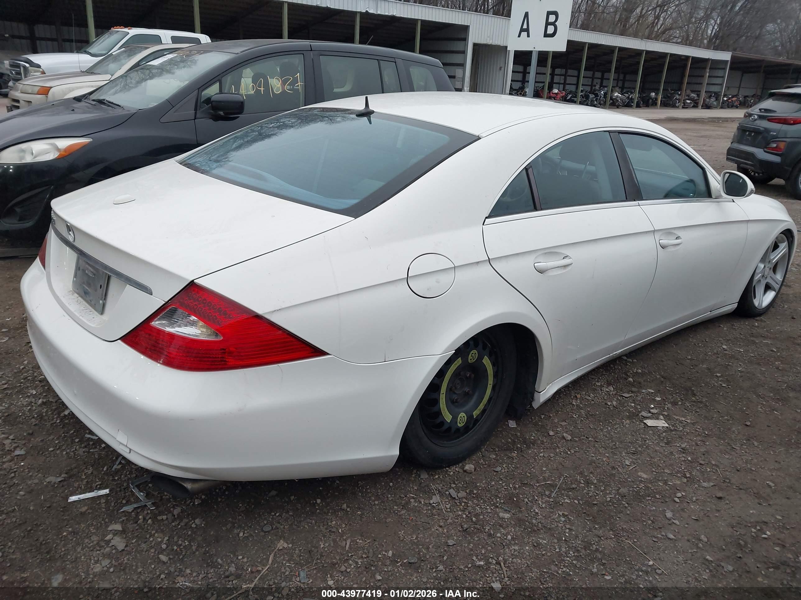 MERCEDES-BENZ CLS image 4