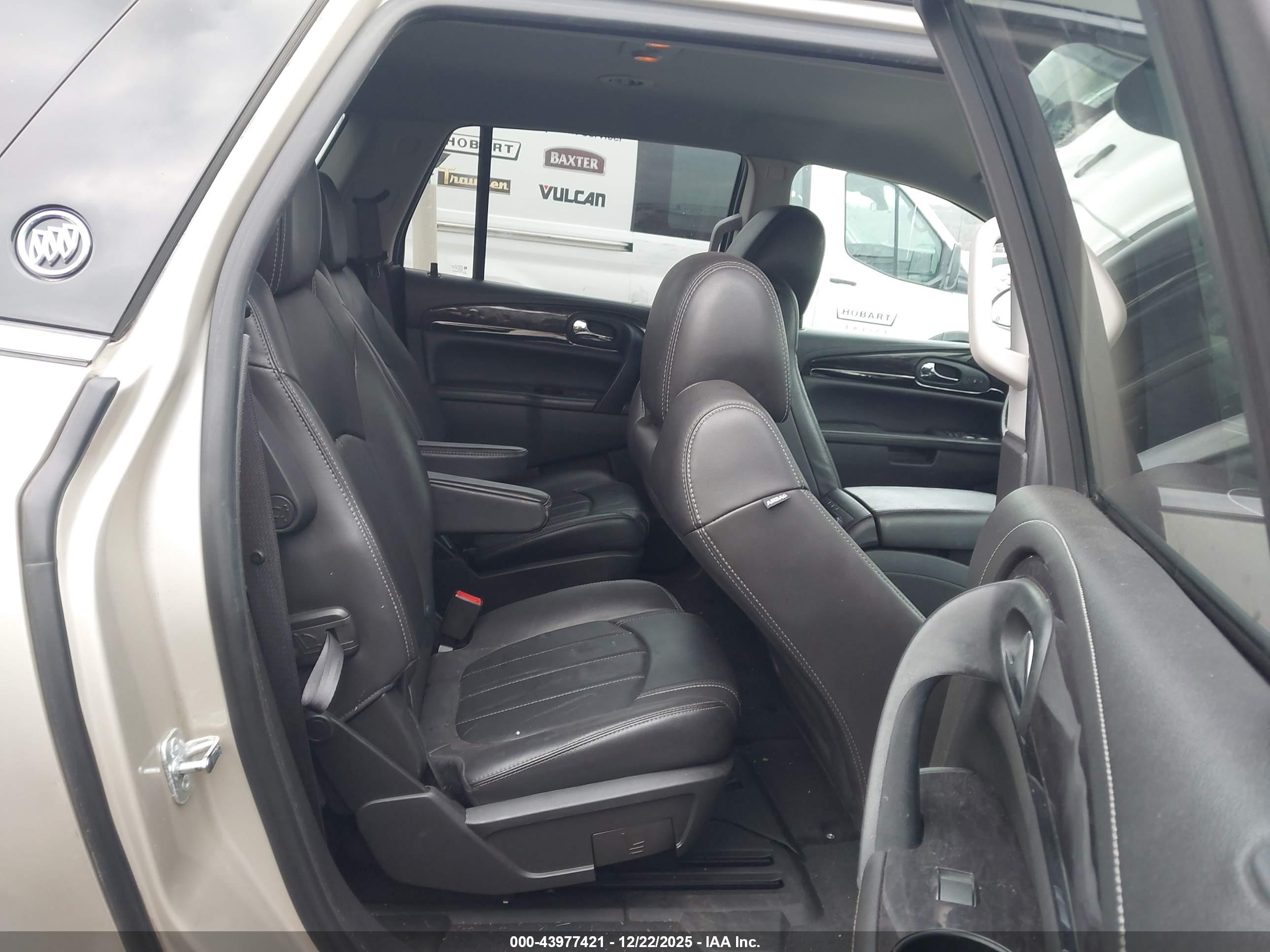 BUICK ENCLAVE image 8