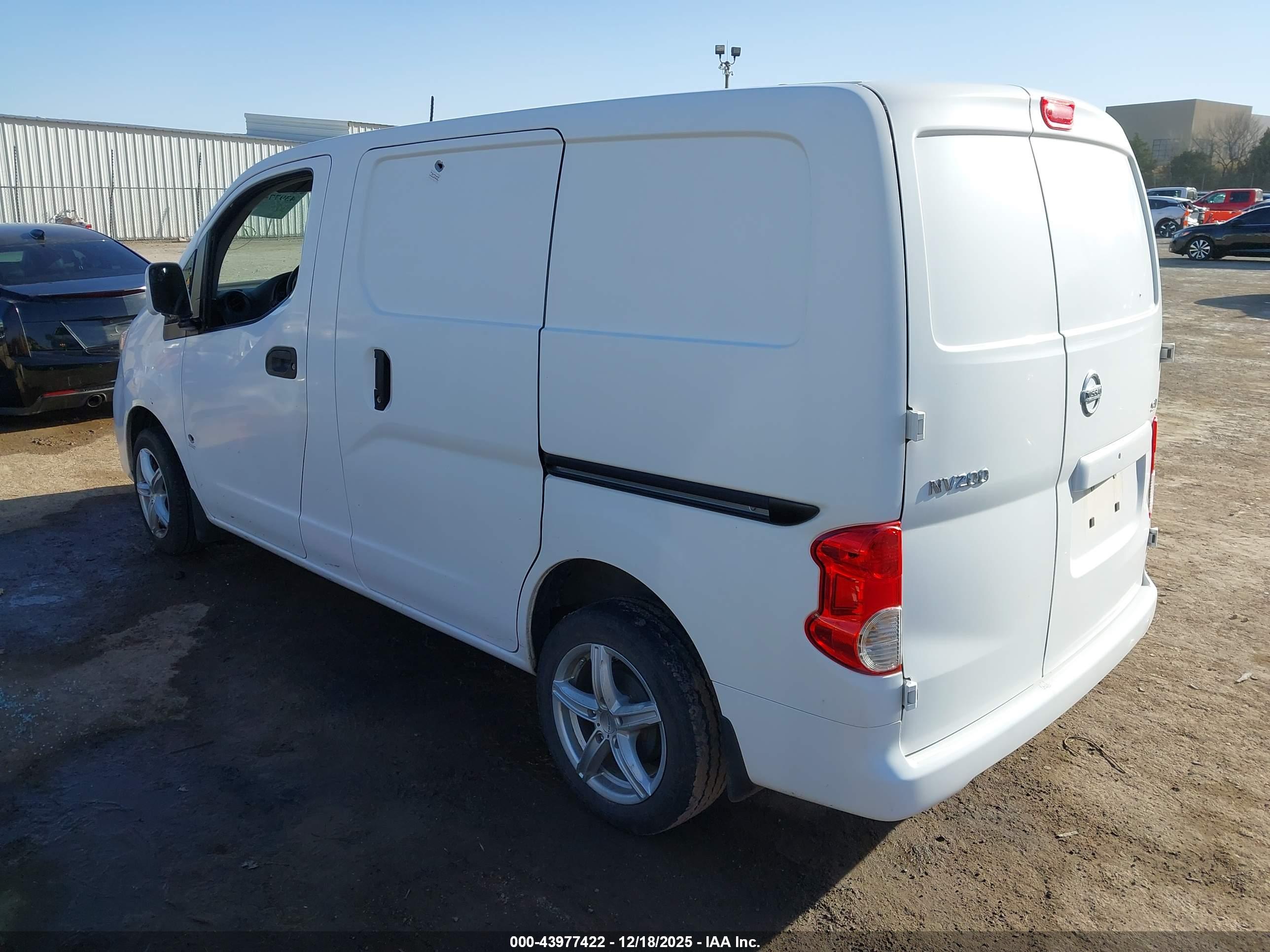 NISSAN NV200 image 3