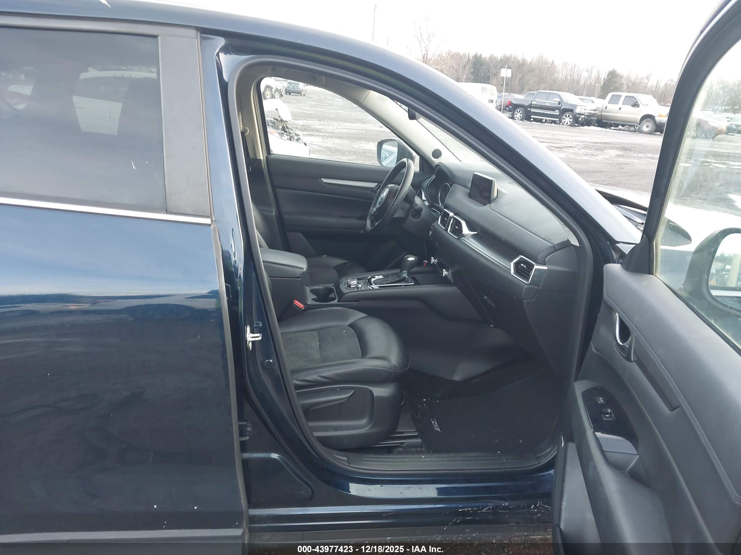 MAZDA CX-5 image 5