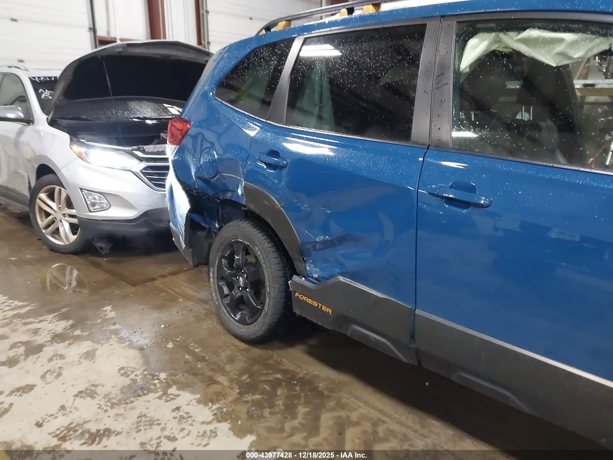 SUBARU FORESTER image 6