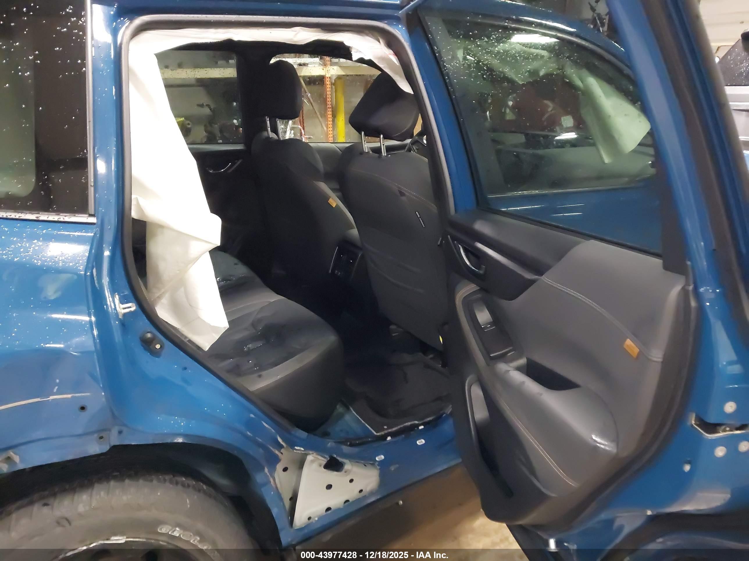 SUBARU FORESTER image 8