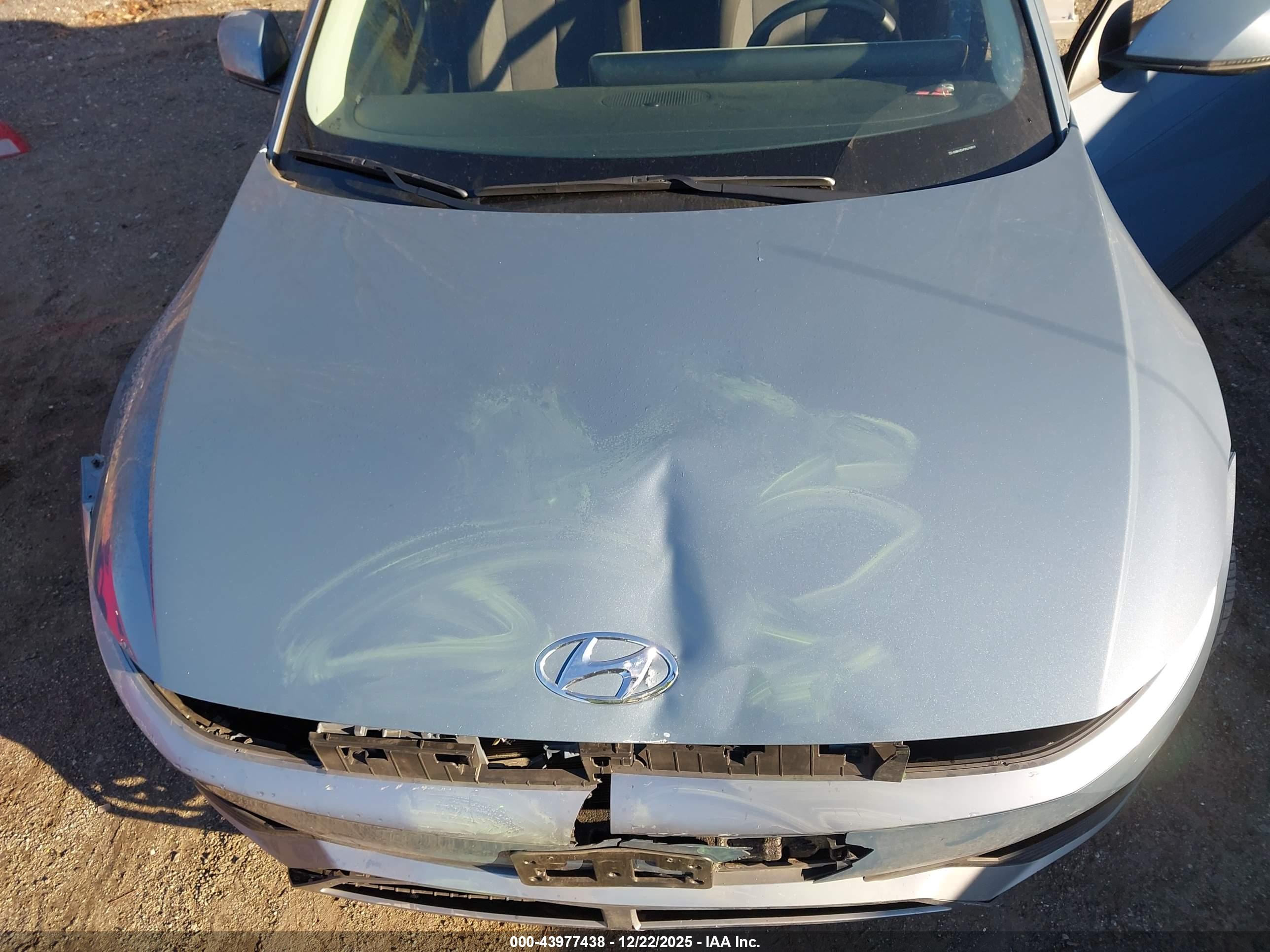 HYUNDAI IONIQ image 10