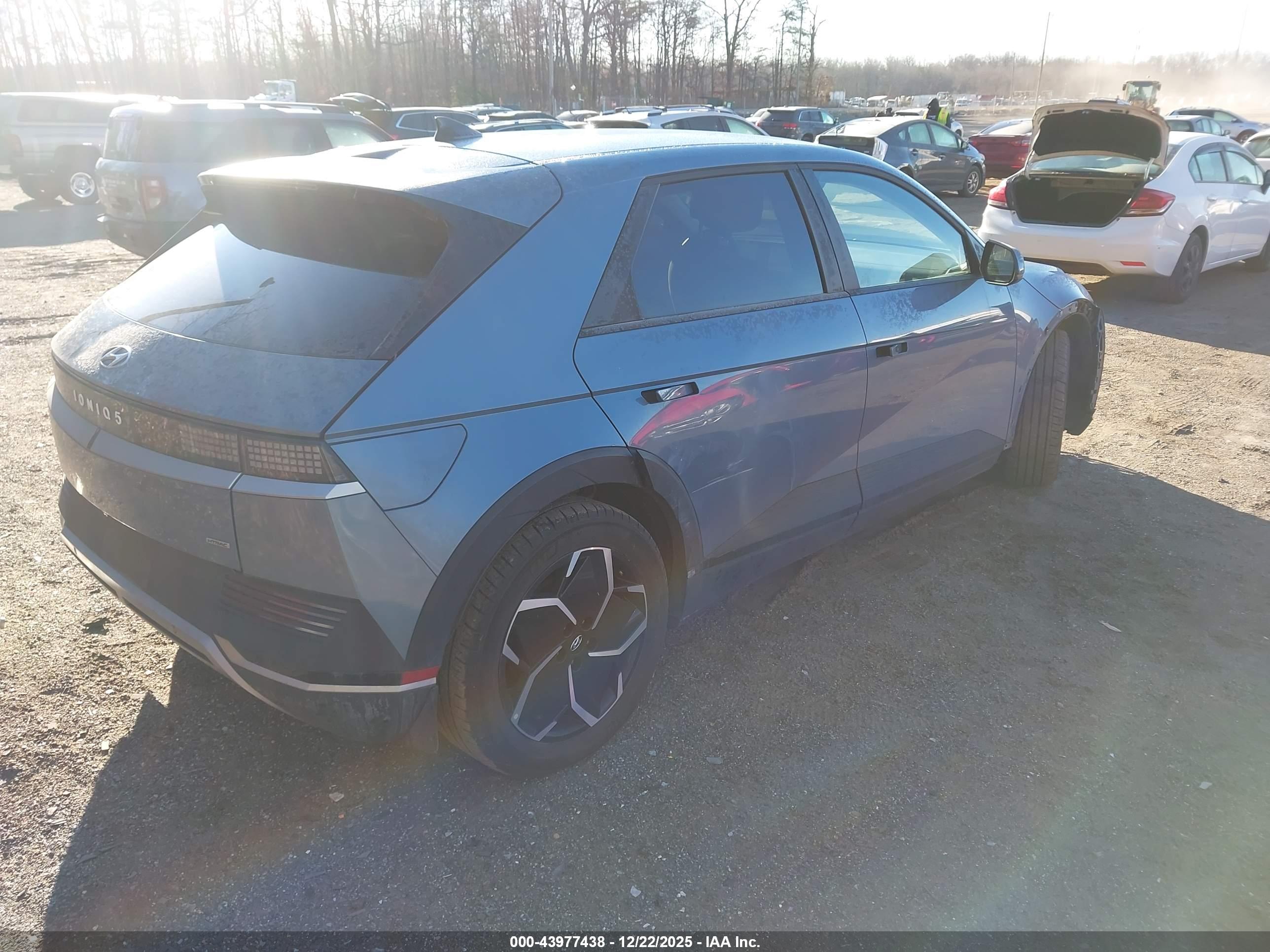 HYUNDAI IONIQ image 4