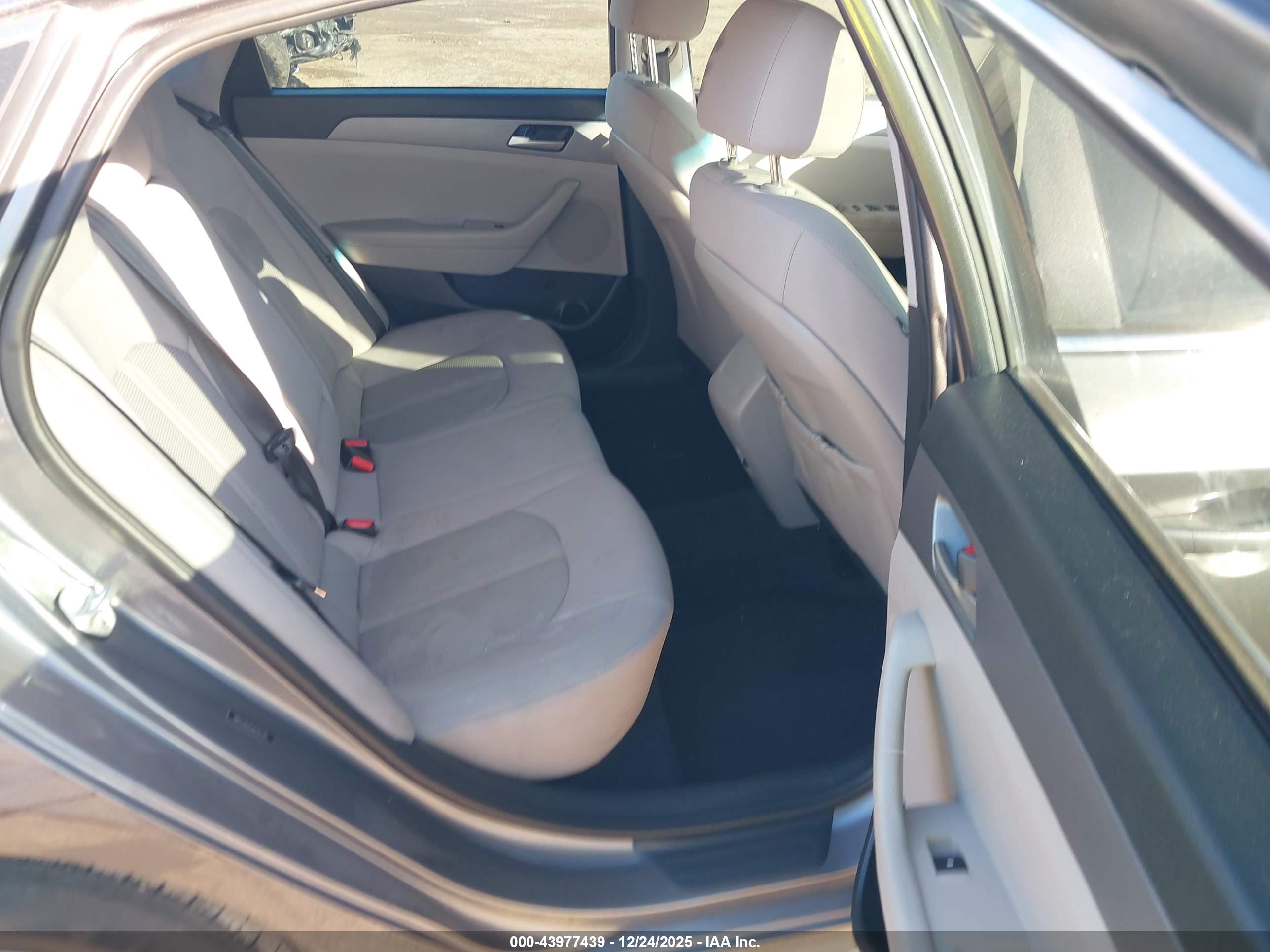 HYUNDAI SONATA image 8