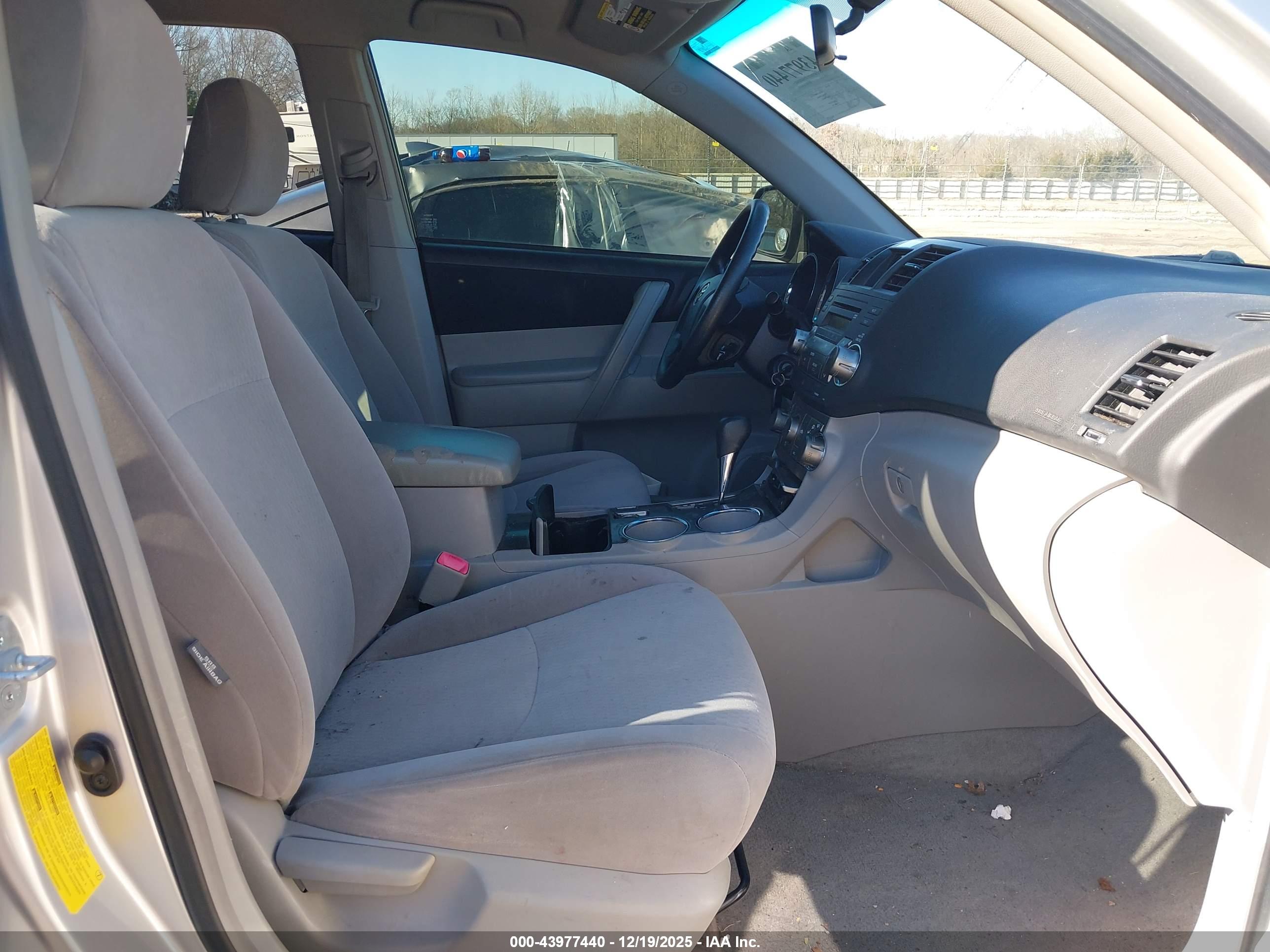 TOYOTA HIGHLANDER image 5