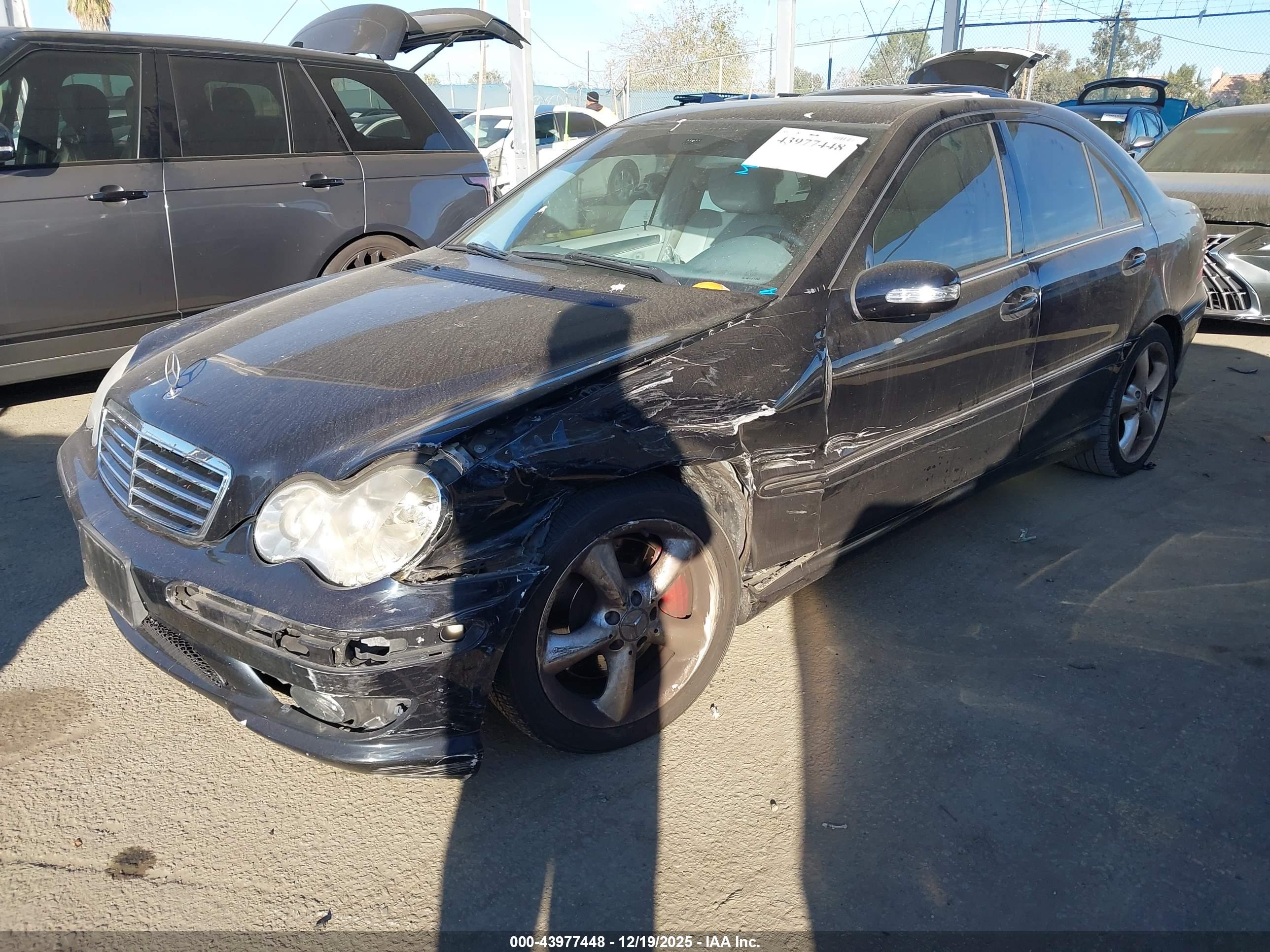 MERCEDES-BENZ C image 2