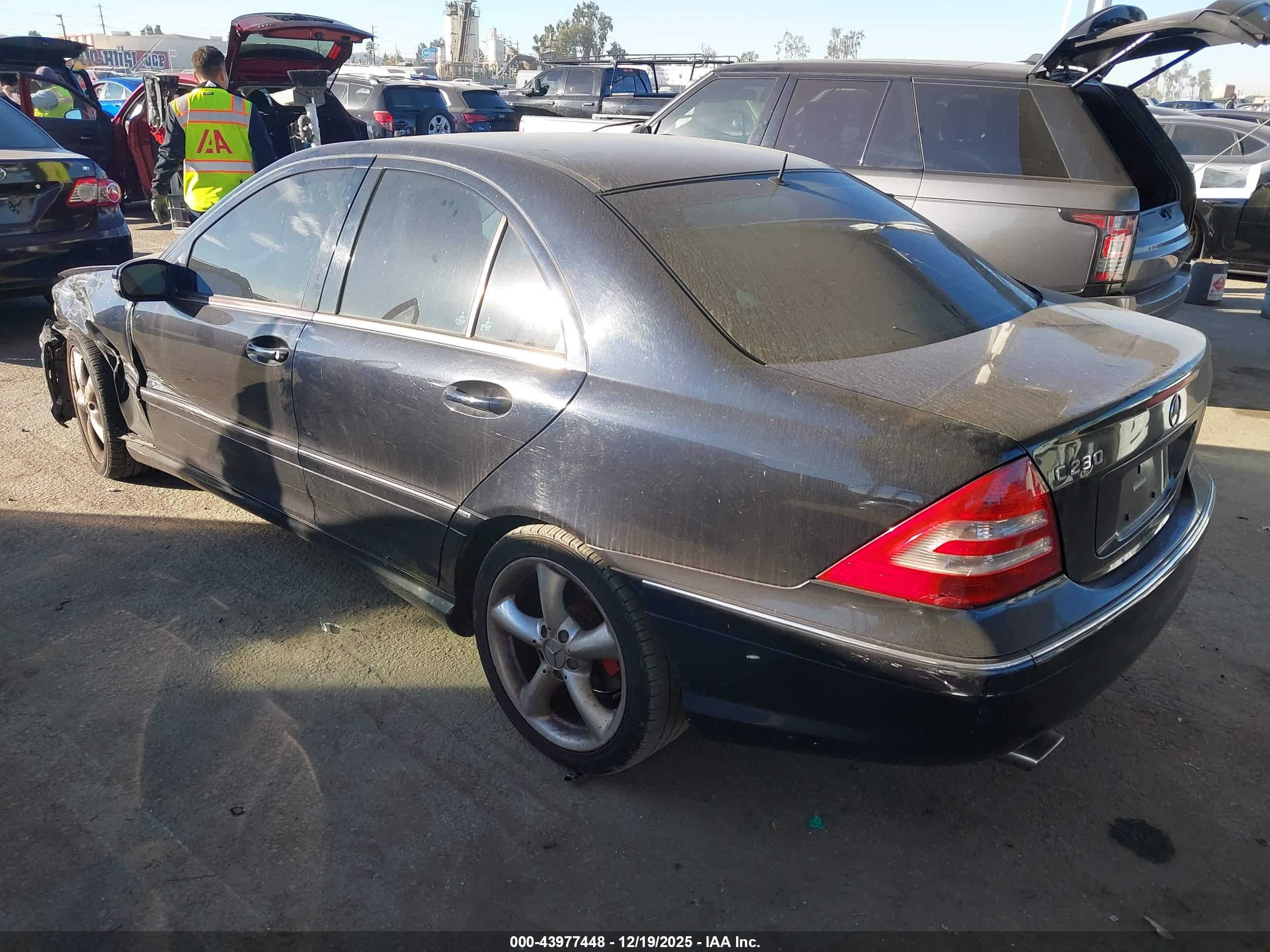 MERCEDES-BENZ C image 3