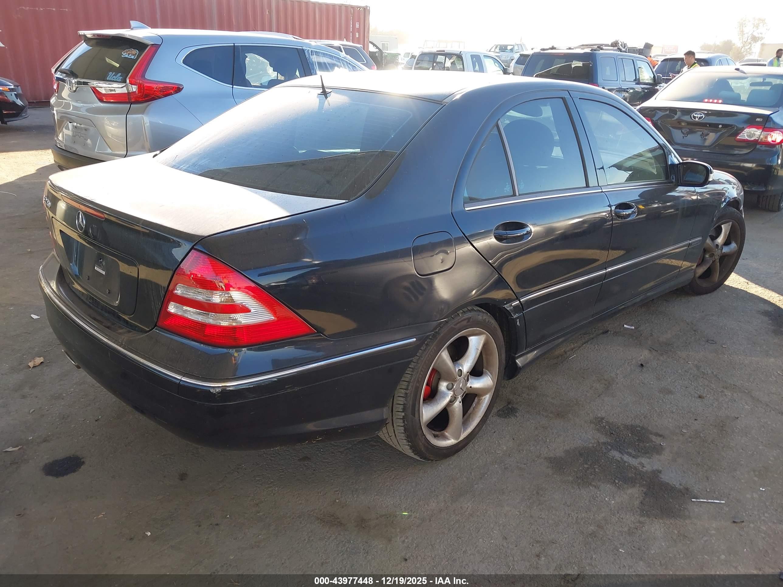 MERCEDES-BENZ C image 4