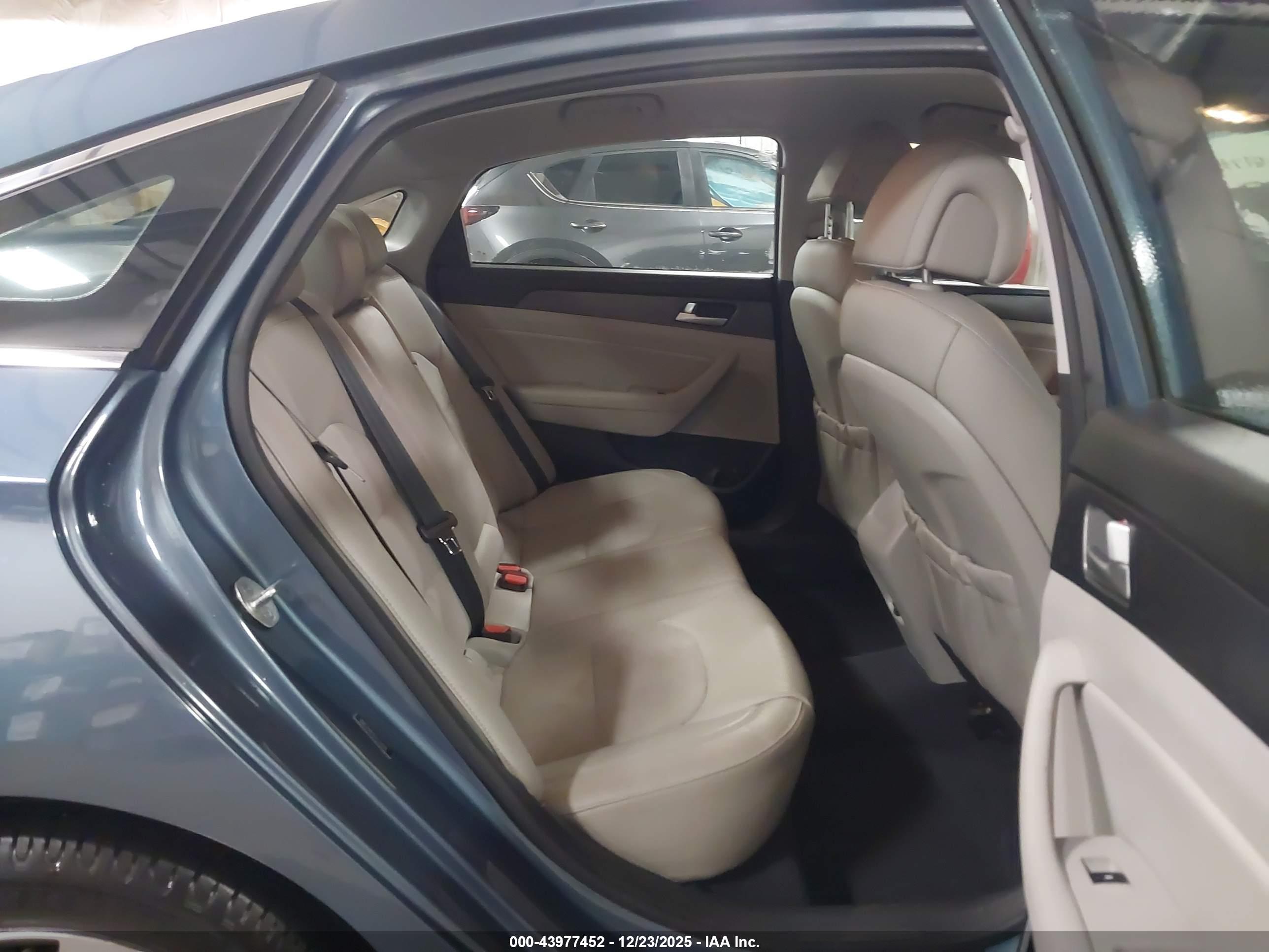 HYUNDAI SONATA image 8