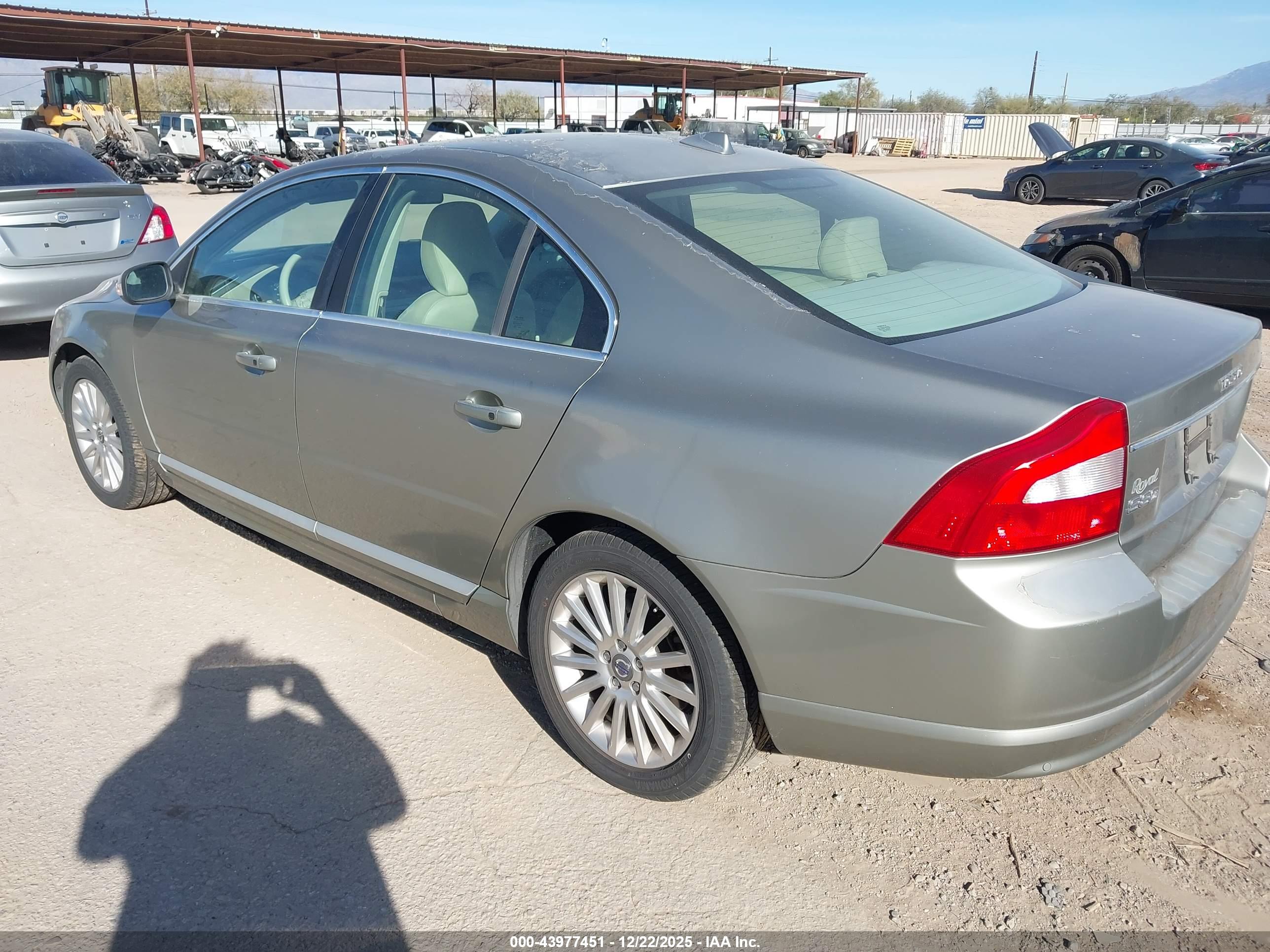 VOLVO S80 image 3