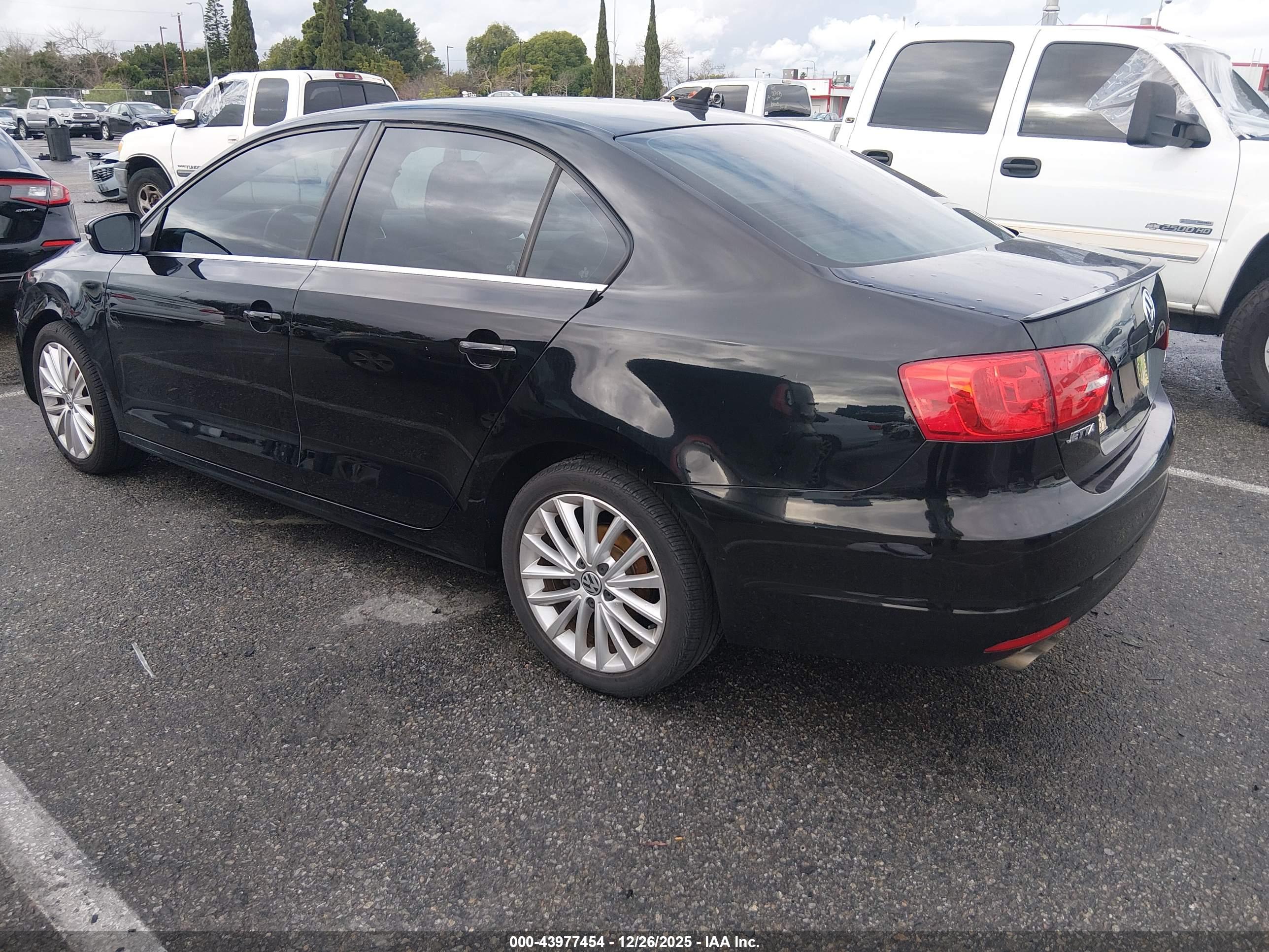 VOLKSWAGEN JETTA image 3