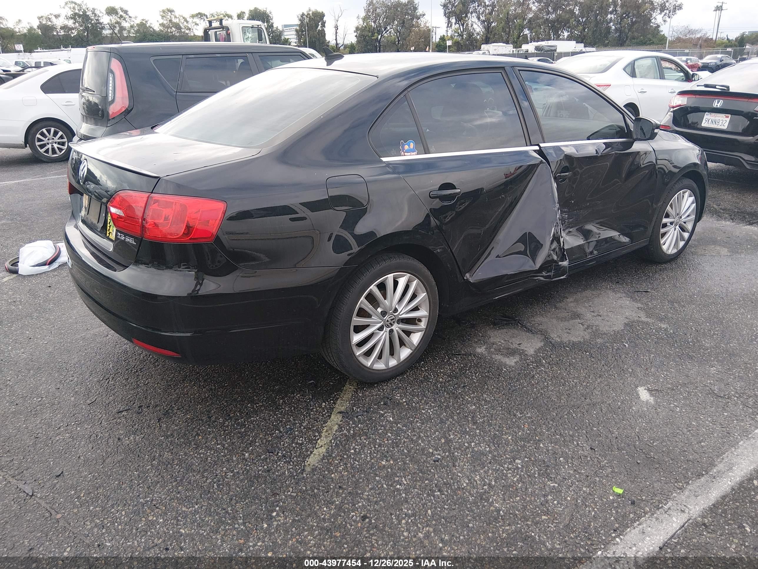 VOLKSWAGEN JETTA image 4