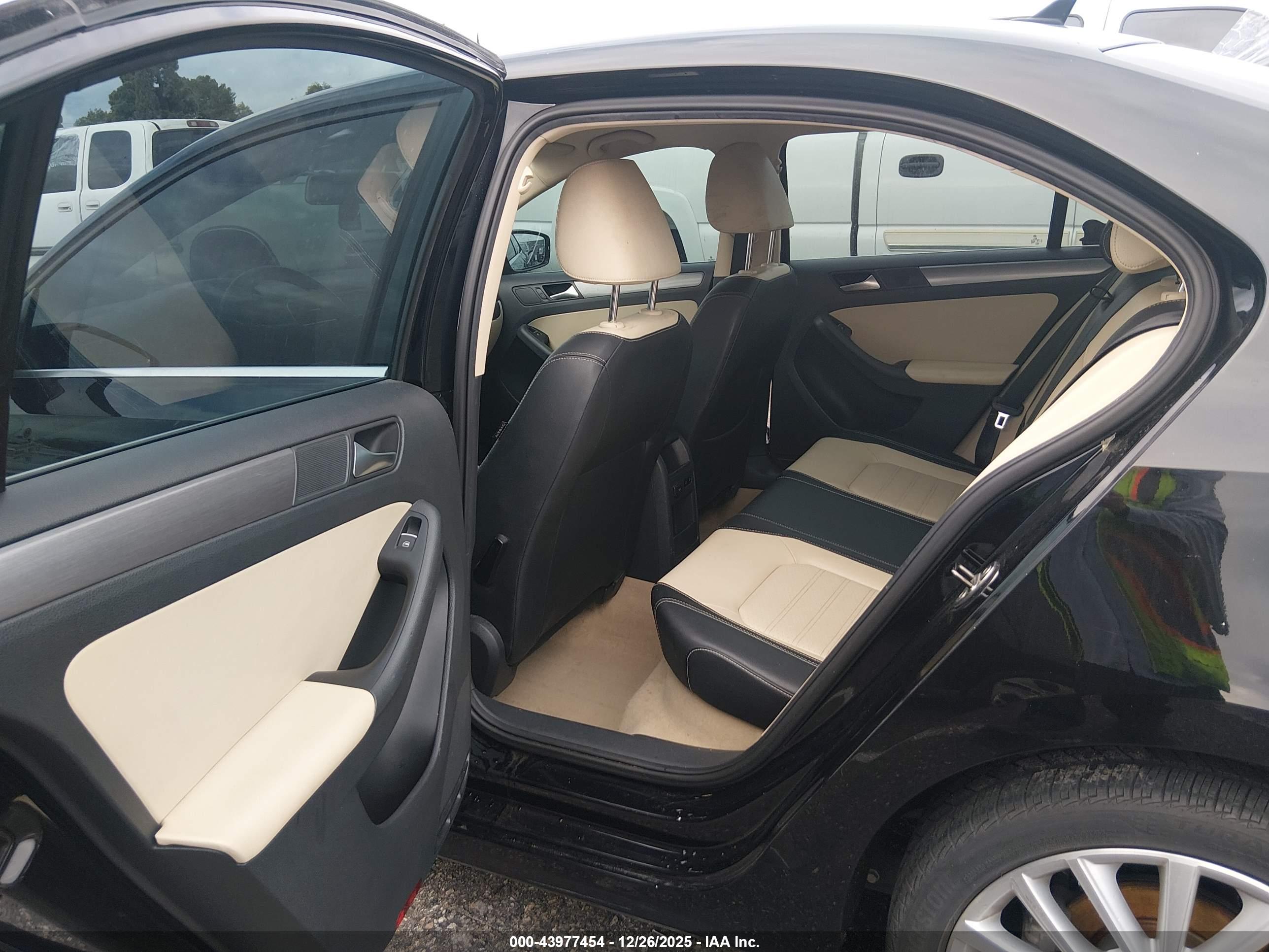 VOLKSWAGEN JETTA image 8