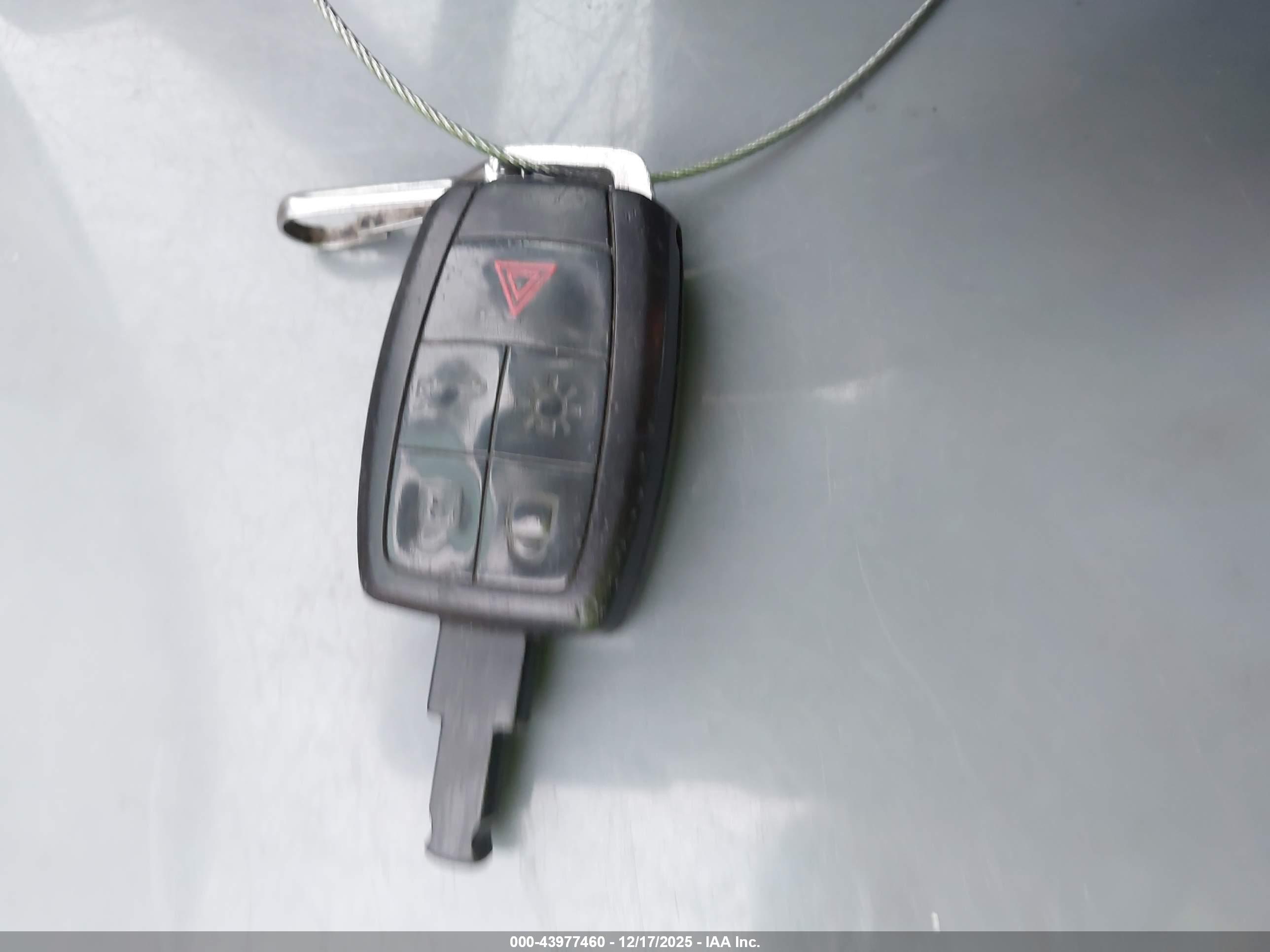 VOLVO S40 image 11