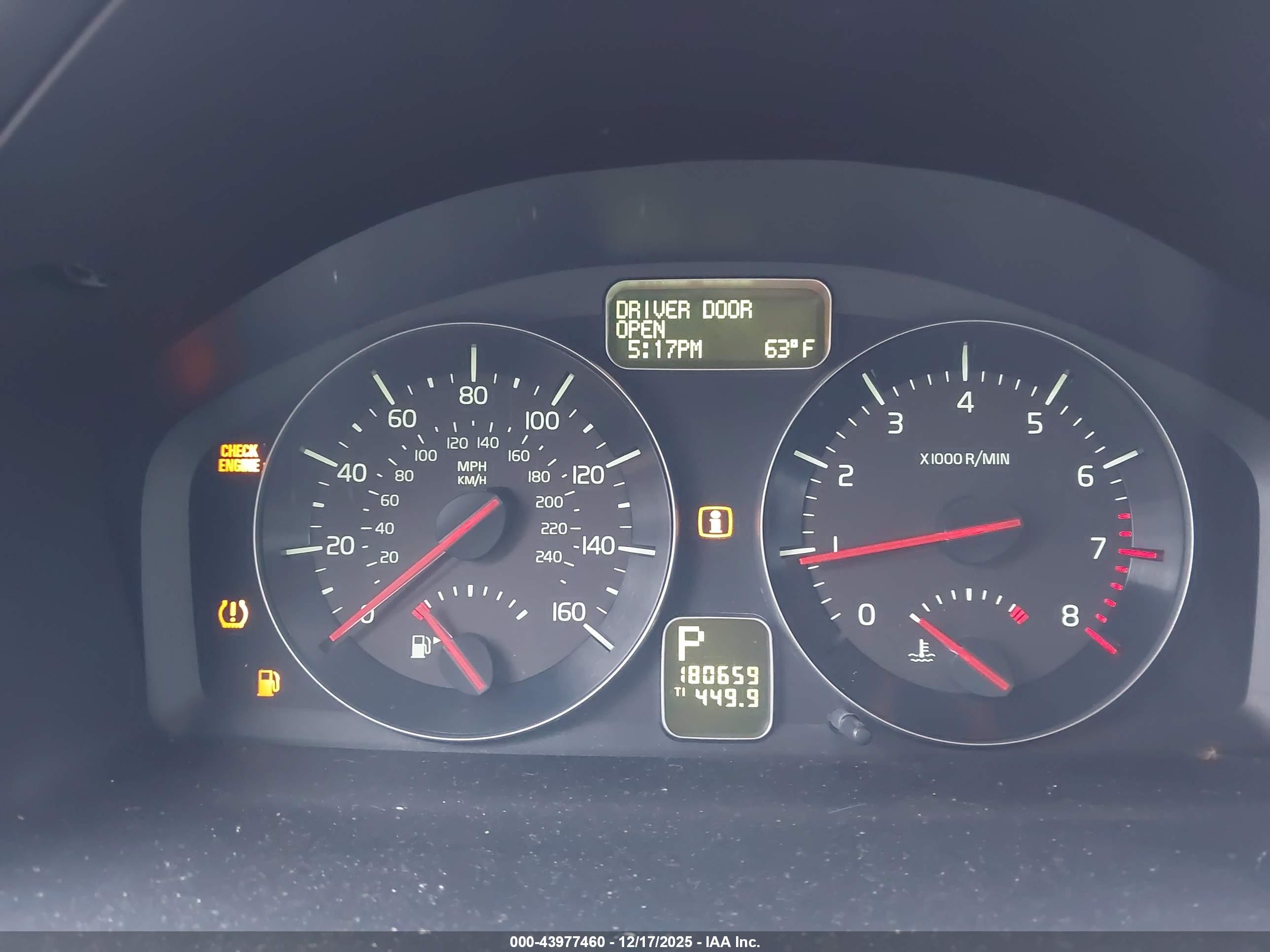 VOLVO S40 image 7