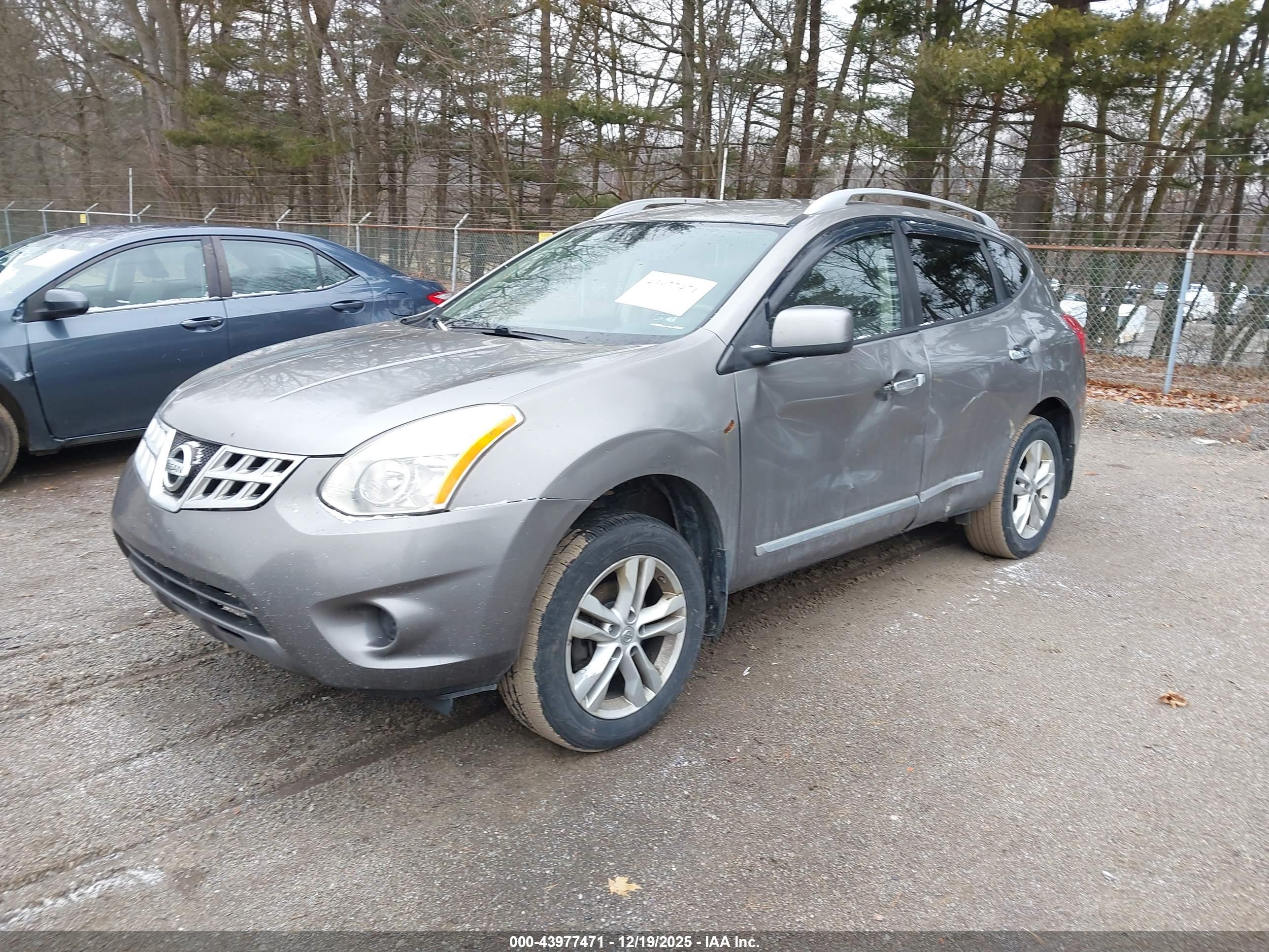 NISSAN ROGUE image 2