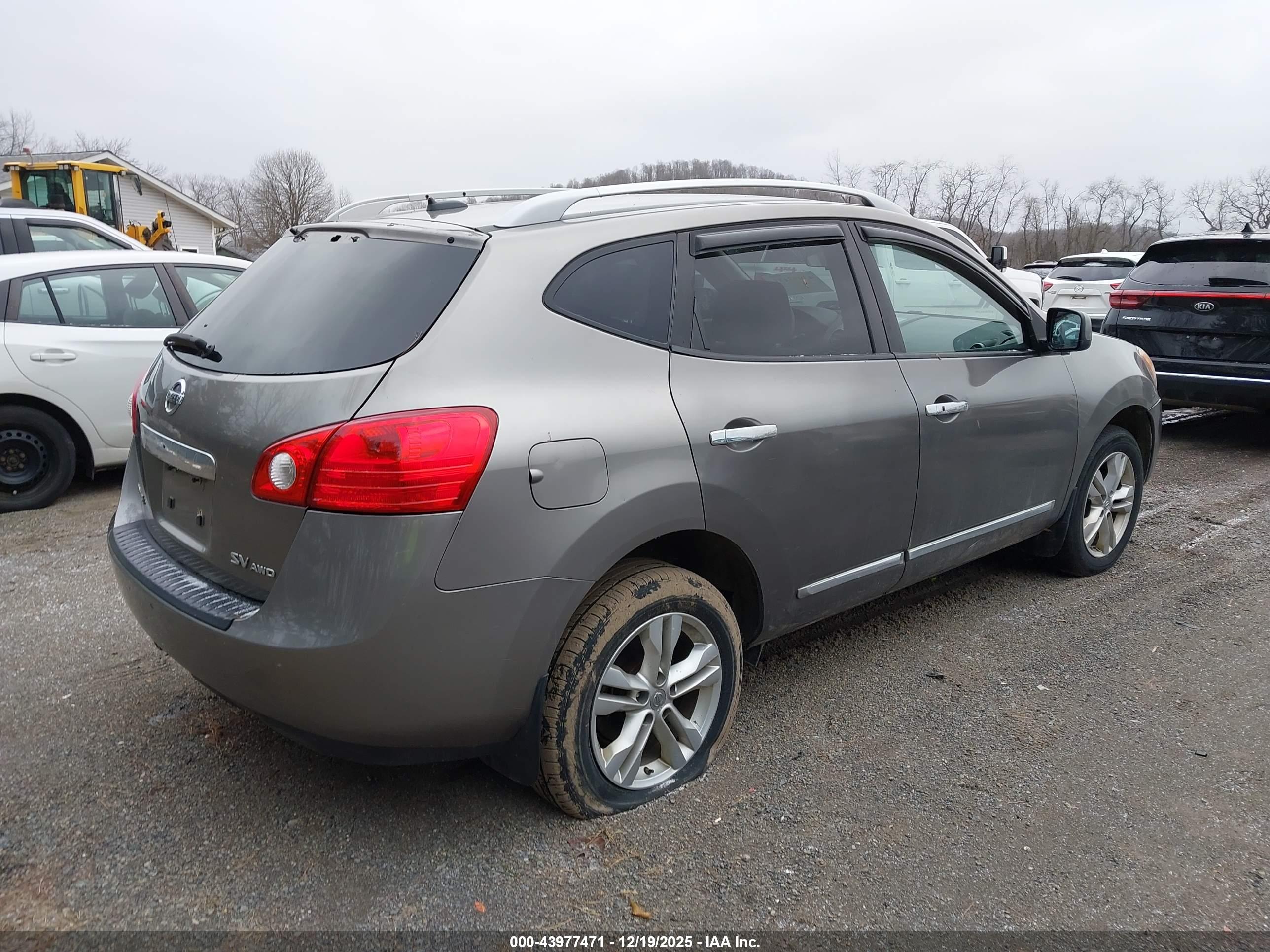 NISSAN ROGUE image 4