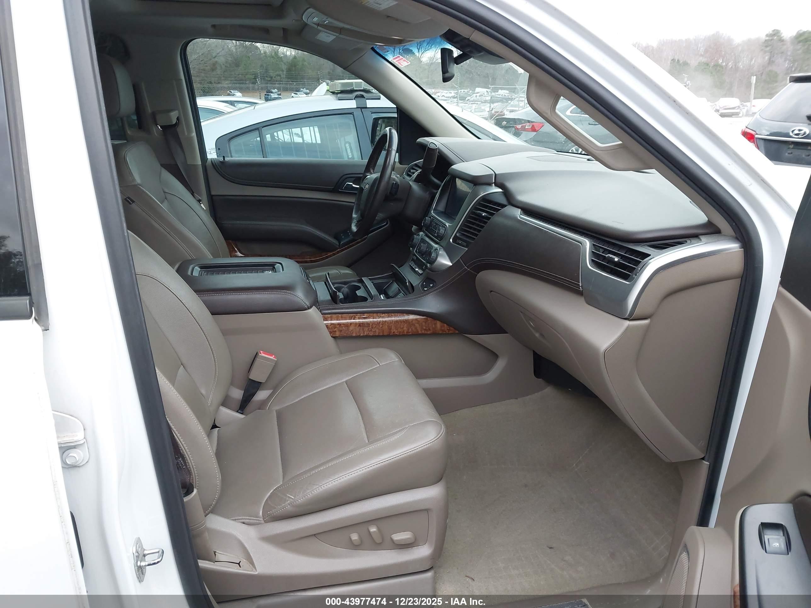 CHEVROLET TAHOE image 5