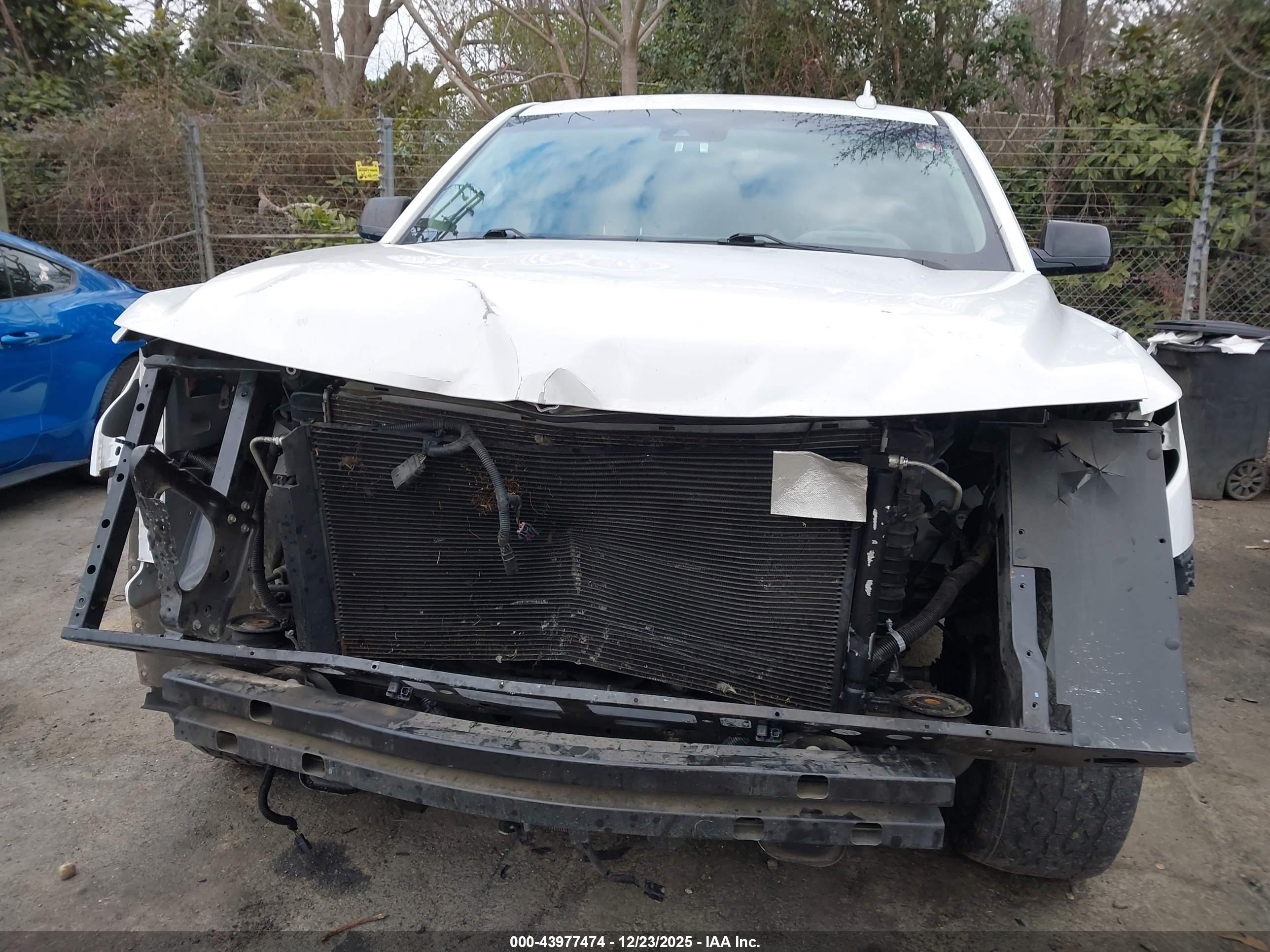 CHEVROLET TAHOE image 6