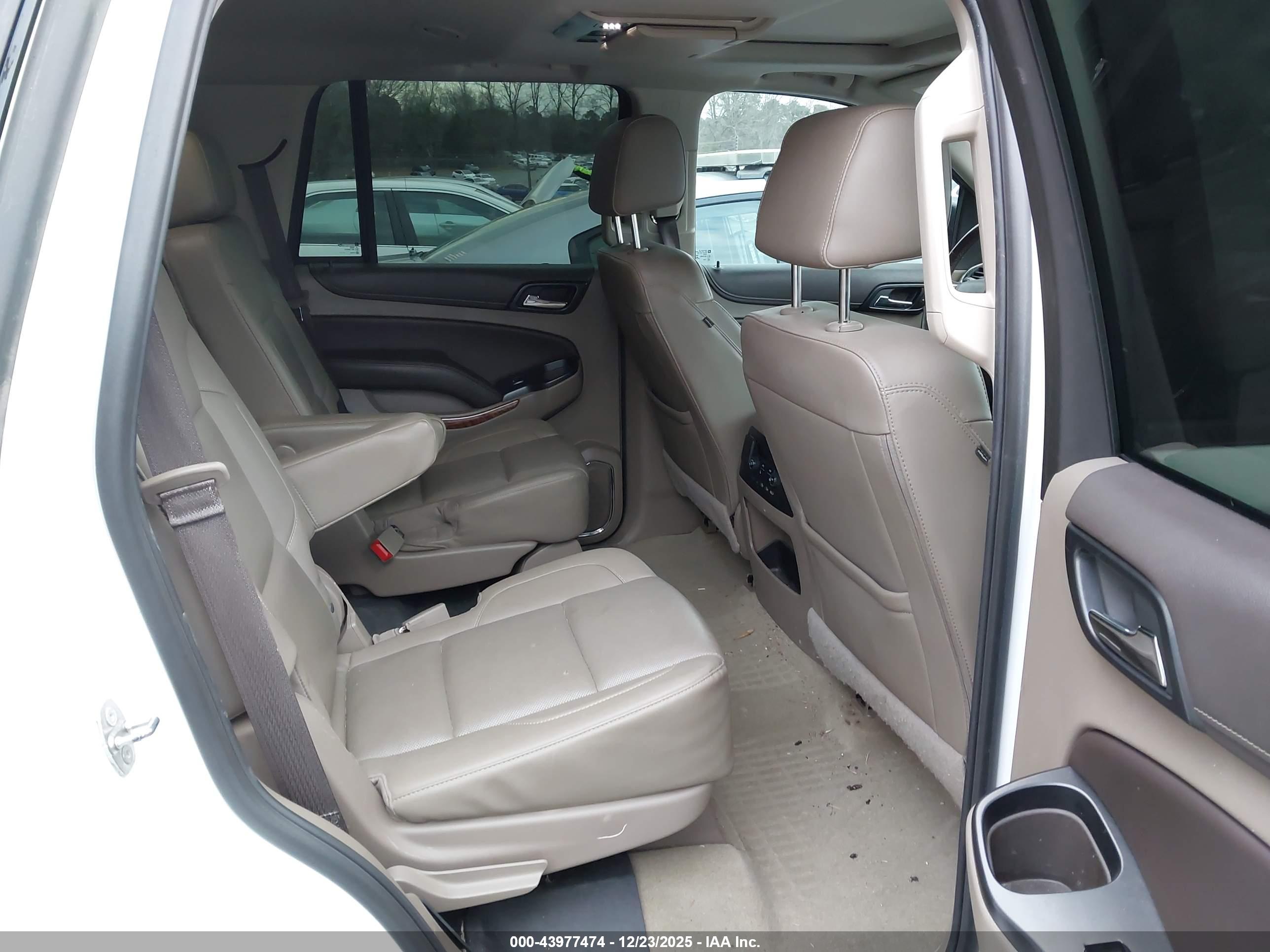 CHEVROLET TAHOE image 8