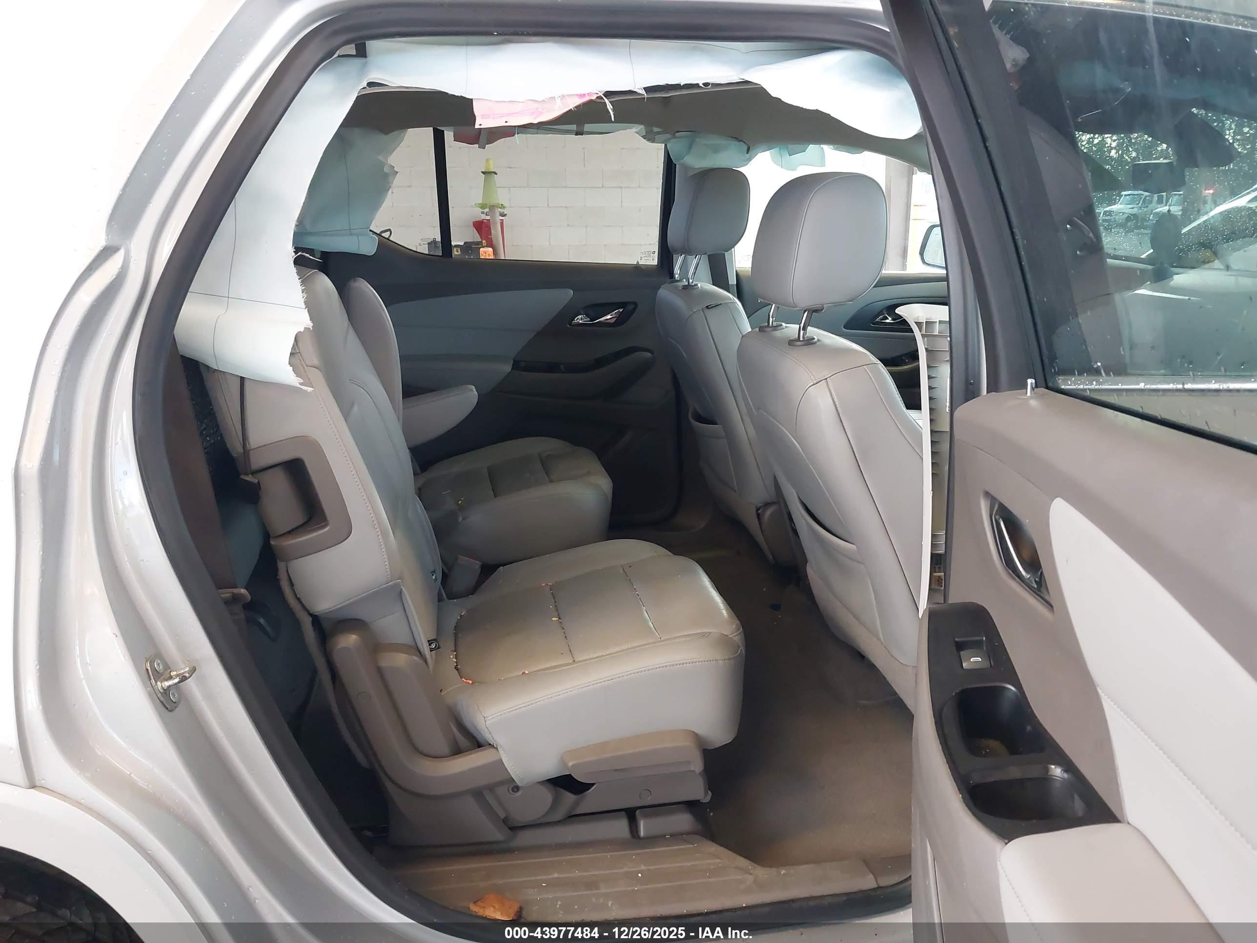 CHEVROLET TRAVERSE image 8
