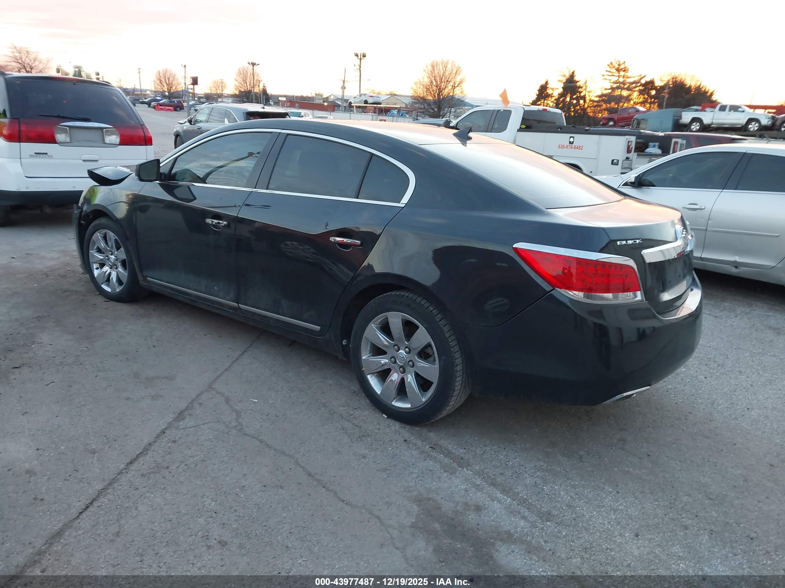 BUICK LACROSSE image 3