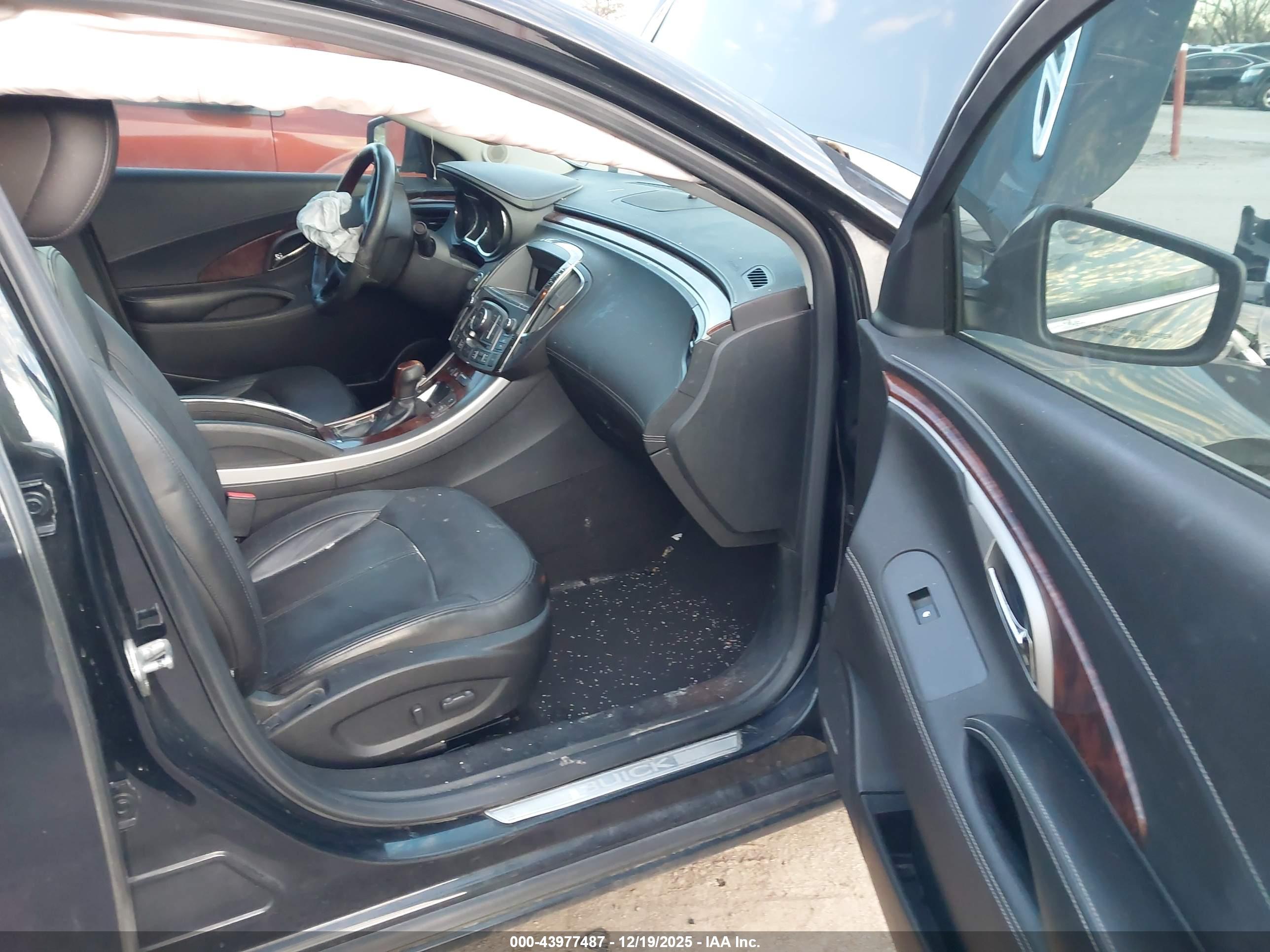 BUICK LACROSSE image 5