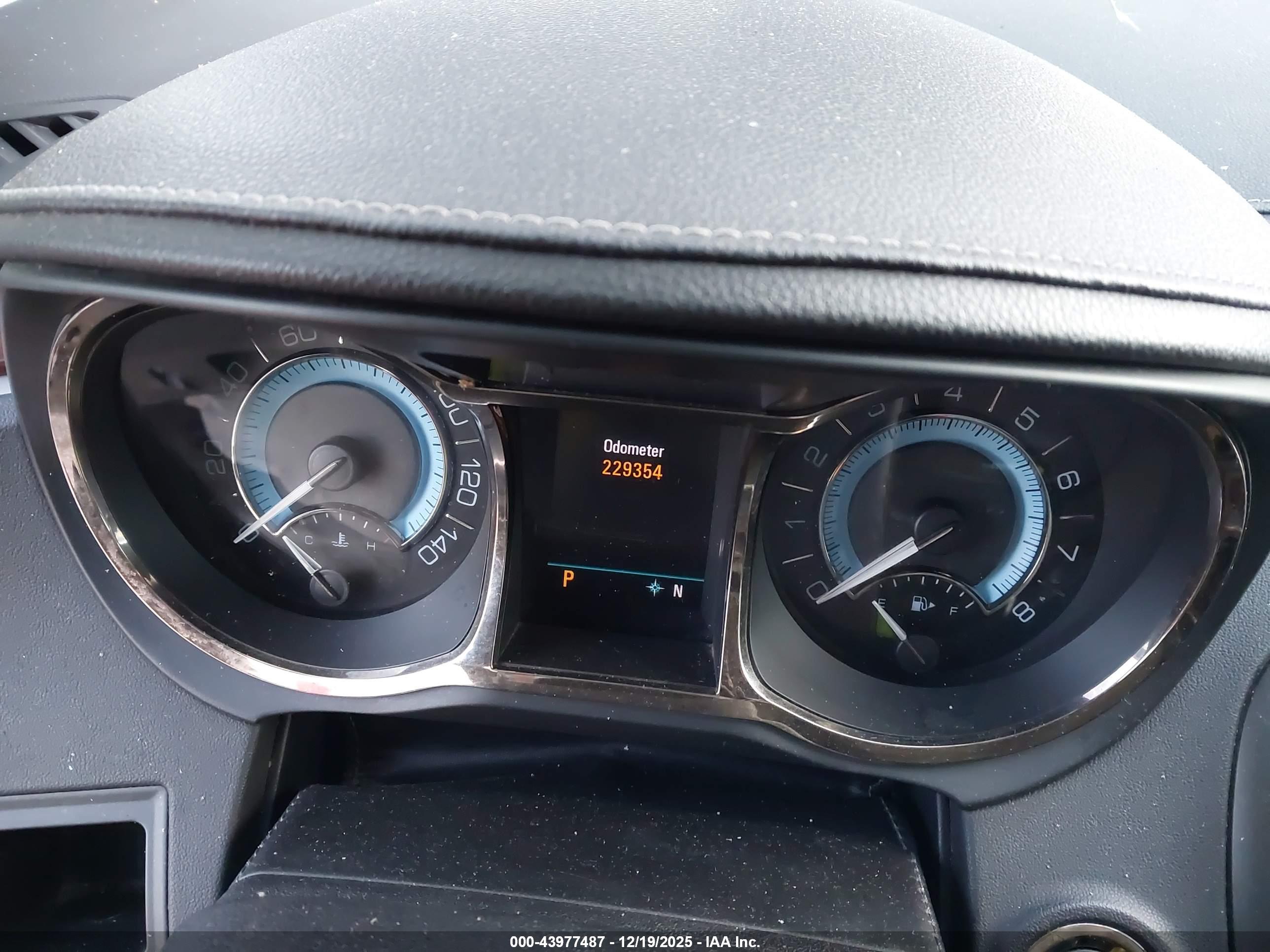 BUICK LACROSSE image 7