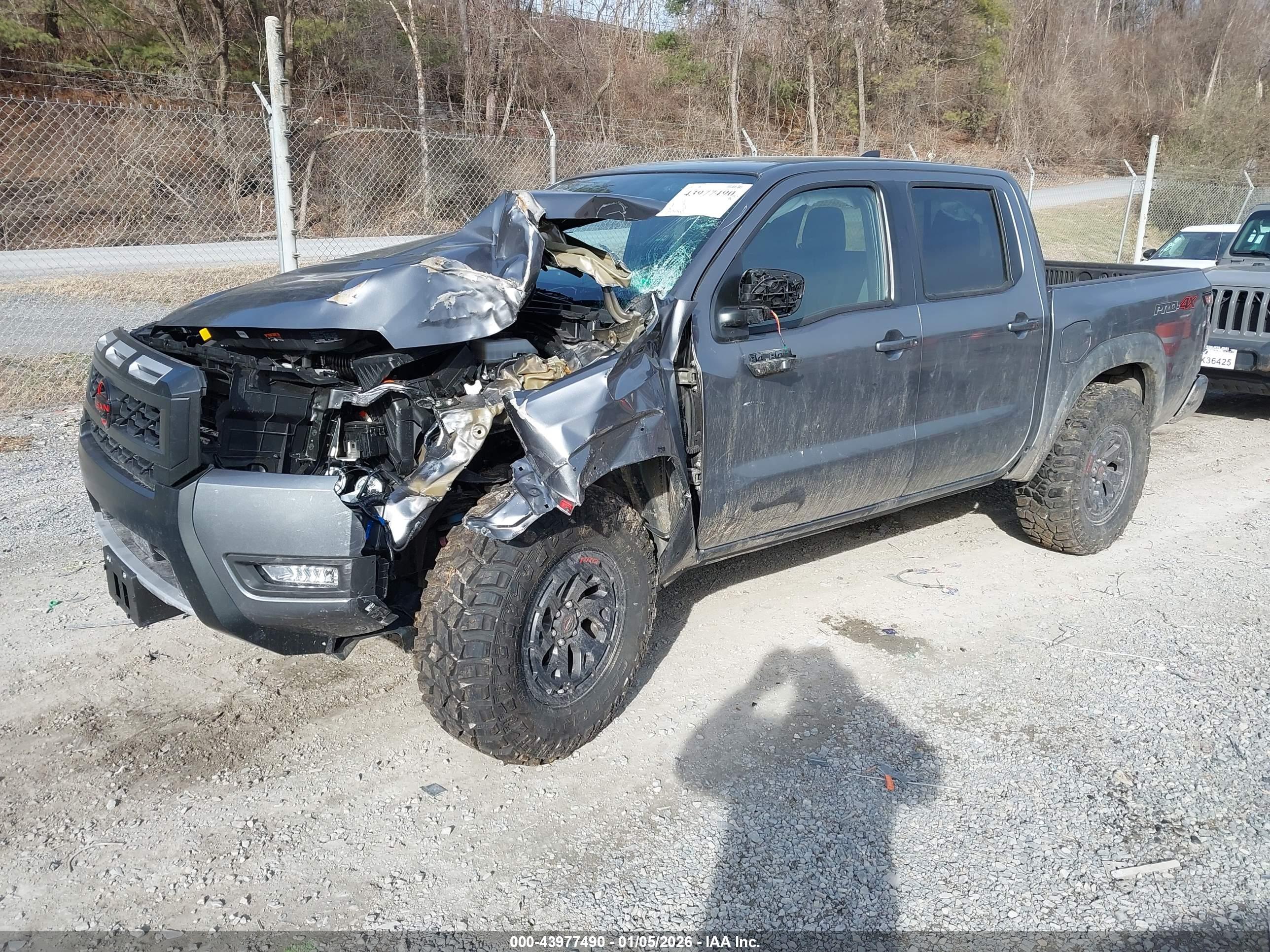 NISSAN FRONTIER image 2