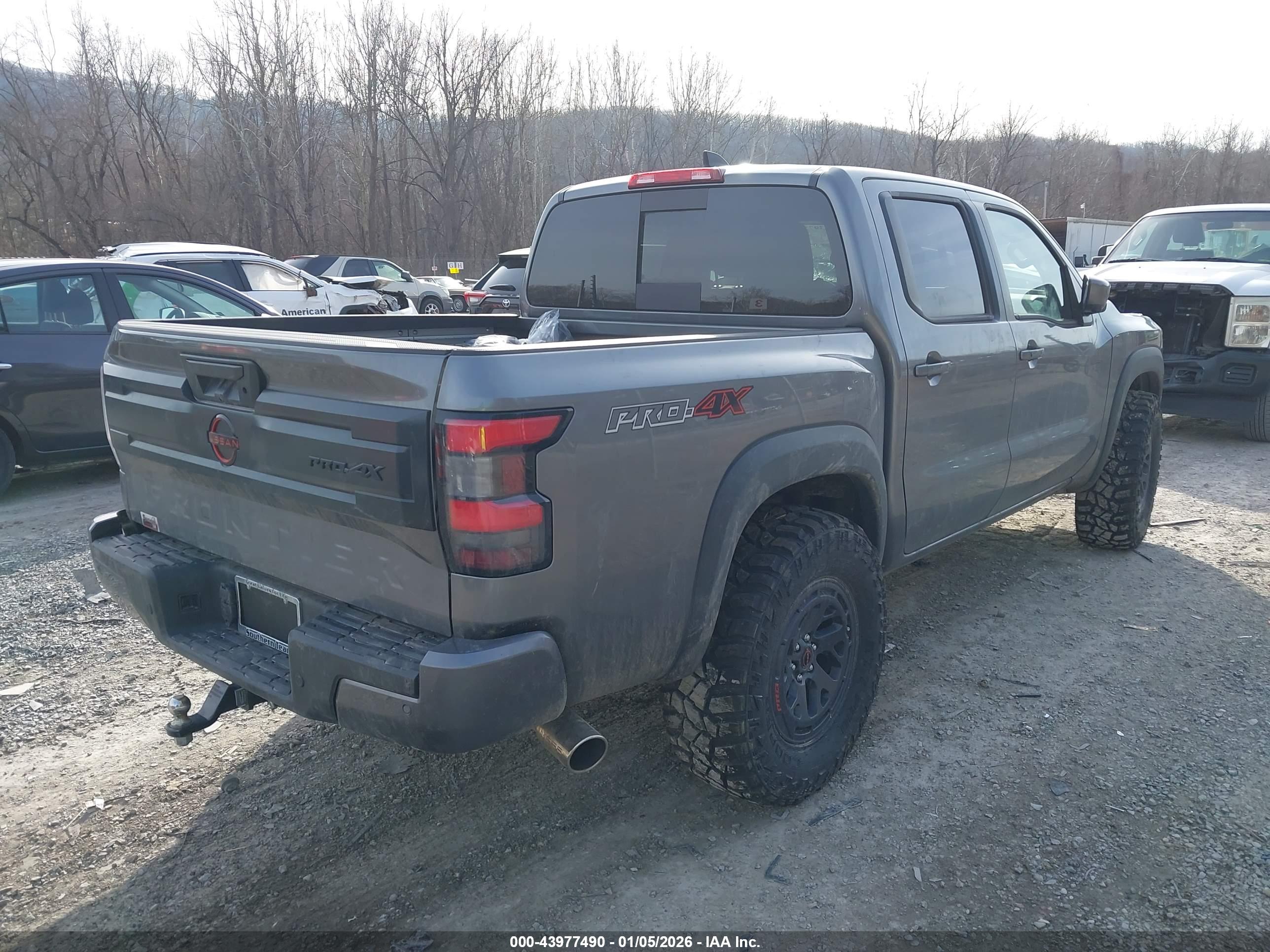 NISSAN FRONTIER image 4