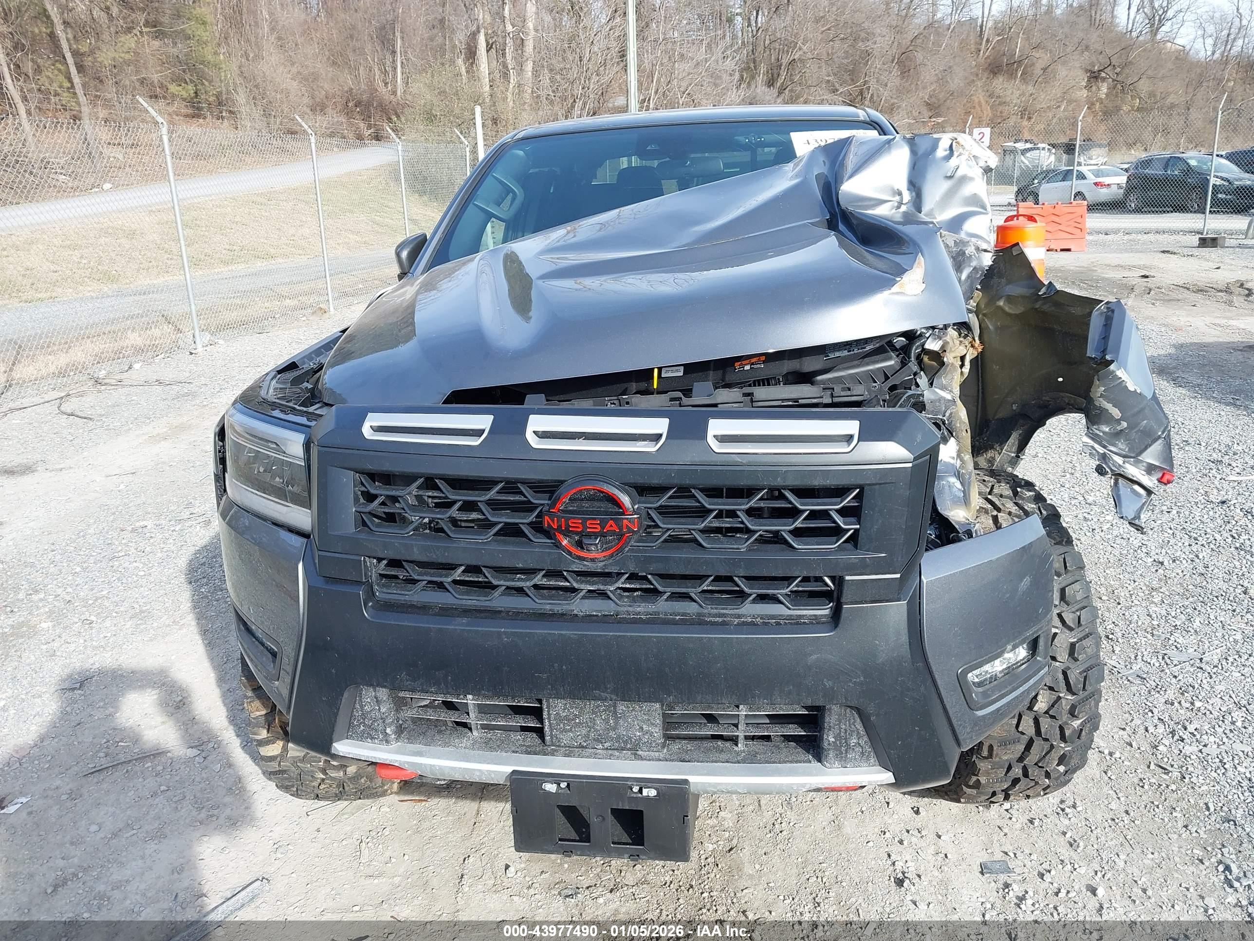 NISSAN FRONTIER image 6