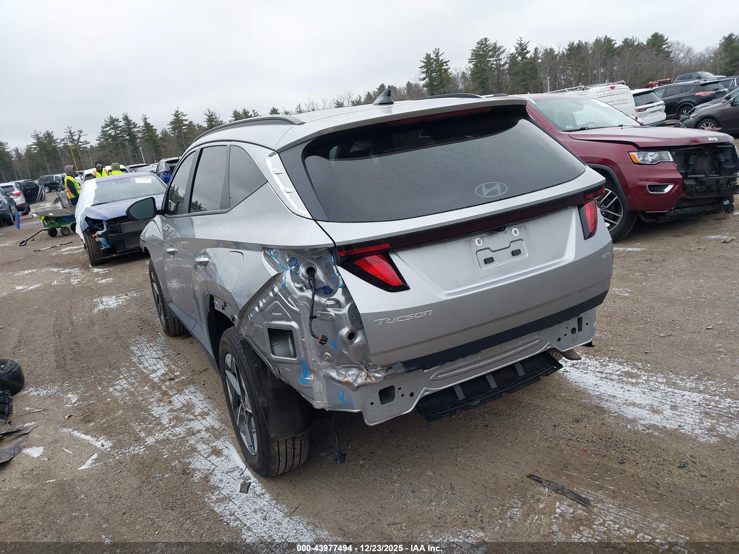 HYUNDAI TUCSON image 3