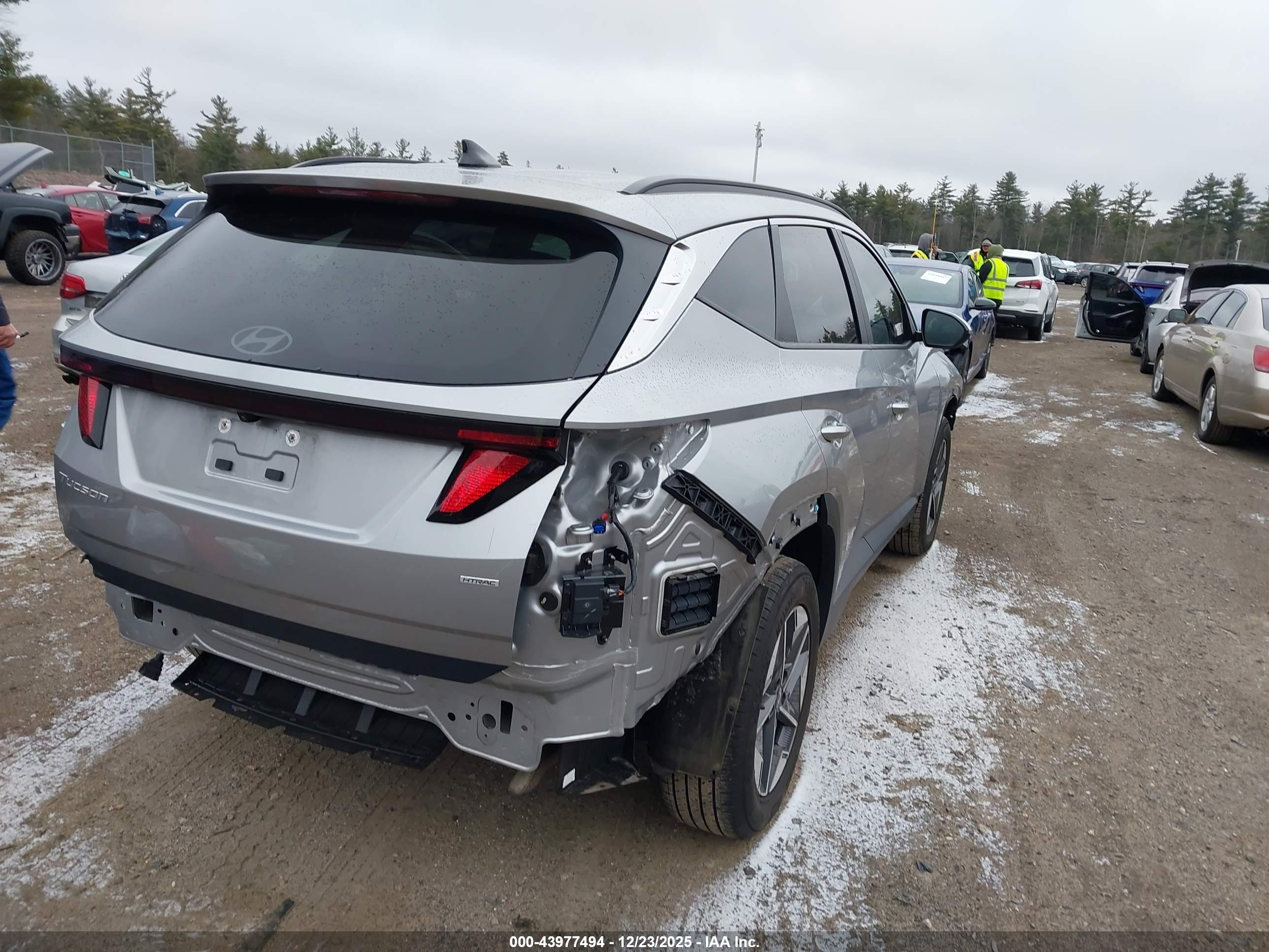 HYUNDAI TUCSON image 4
