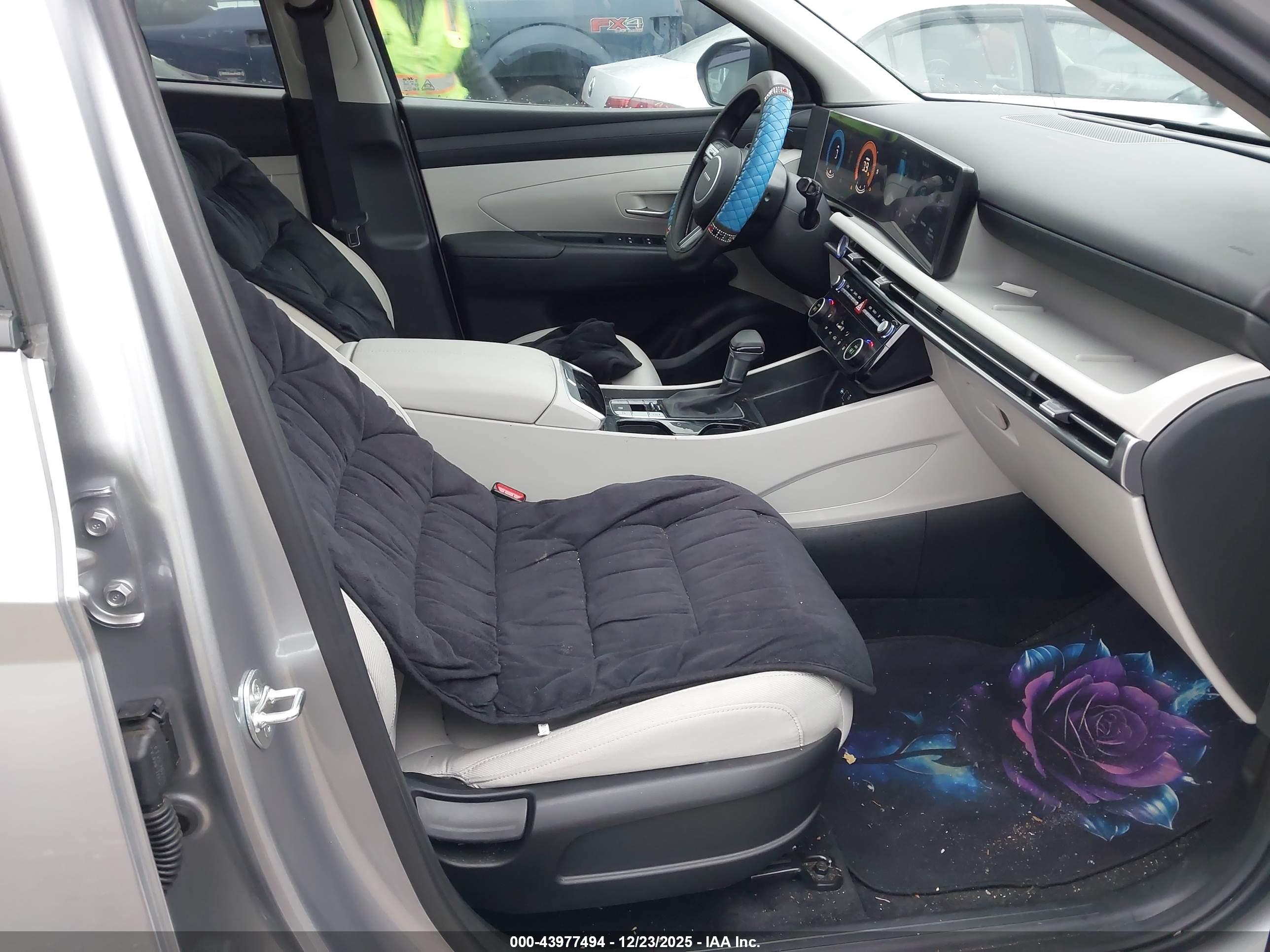 HYUNDAI TUCSON image 5