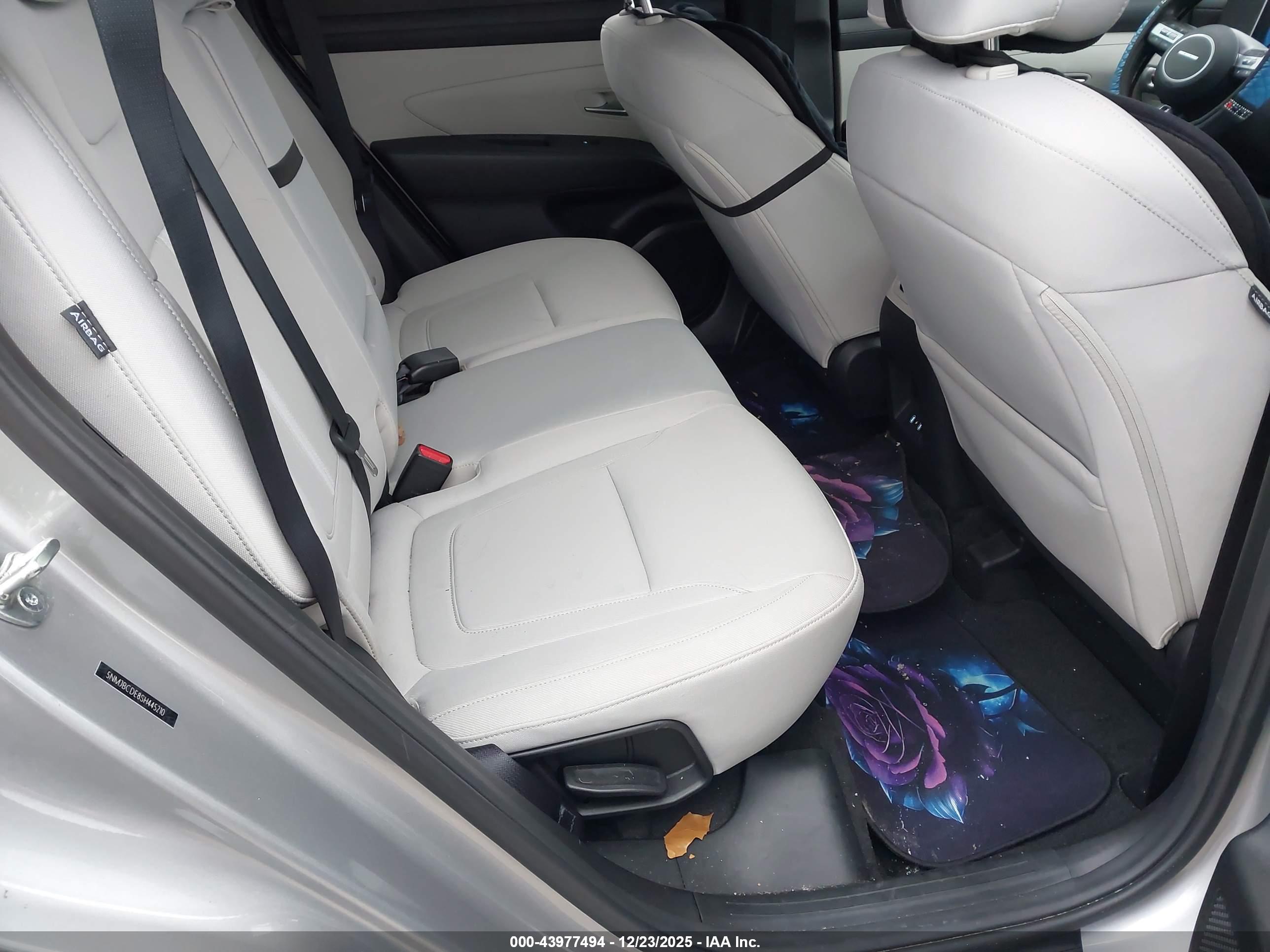 HYUNDAI TUCSON image 8