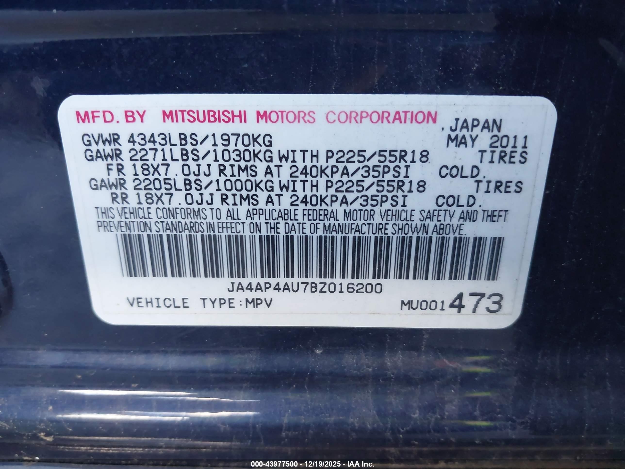 MITSUBISHI OUTLANDER image 9