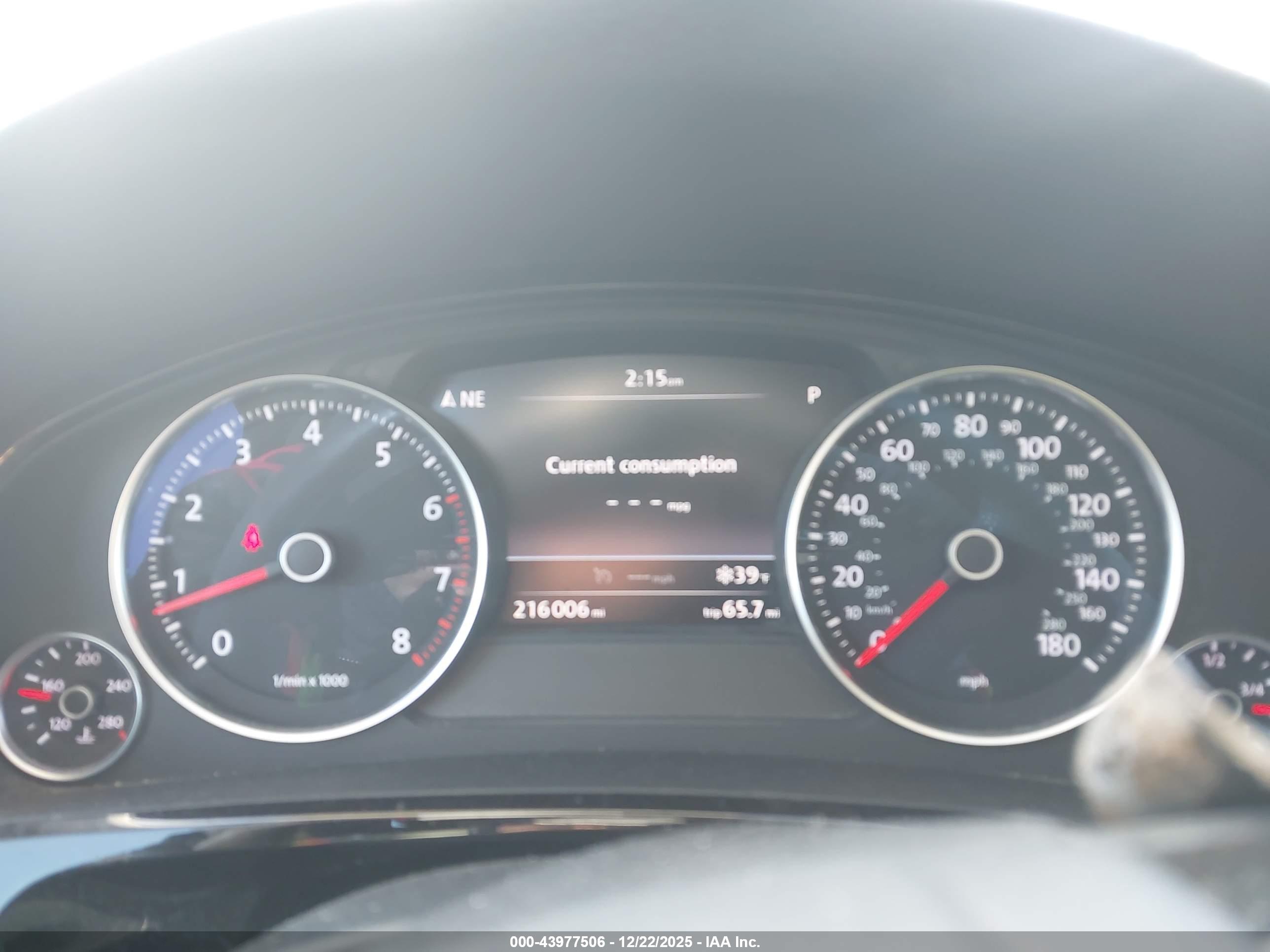 VOLKSWAGEN TOUAREG image 7