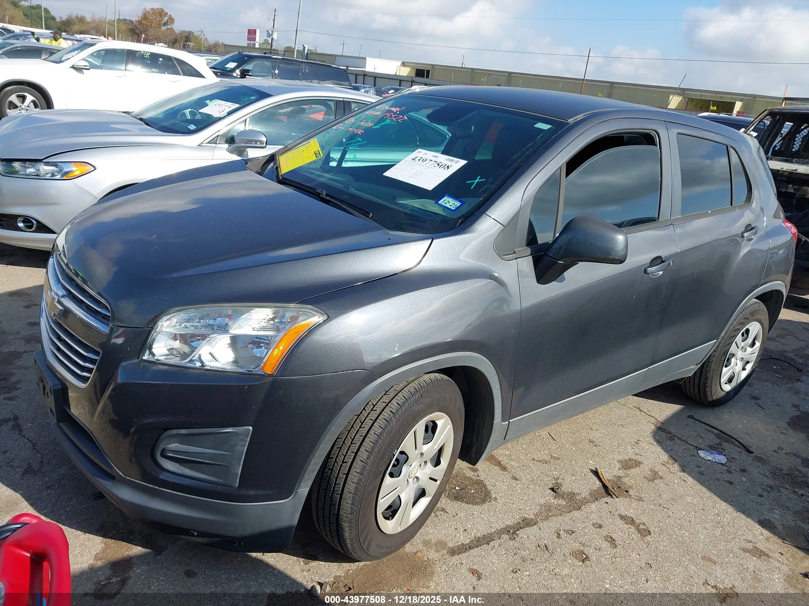 CHEVROLET TRAX image 2