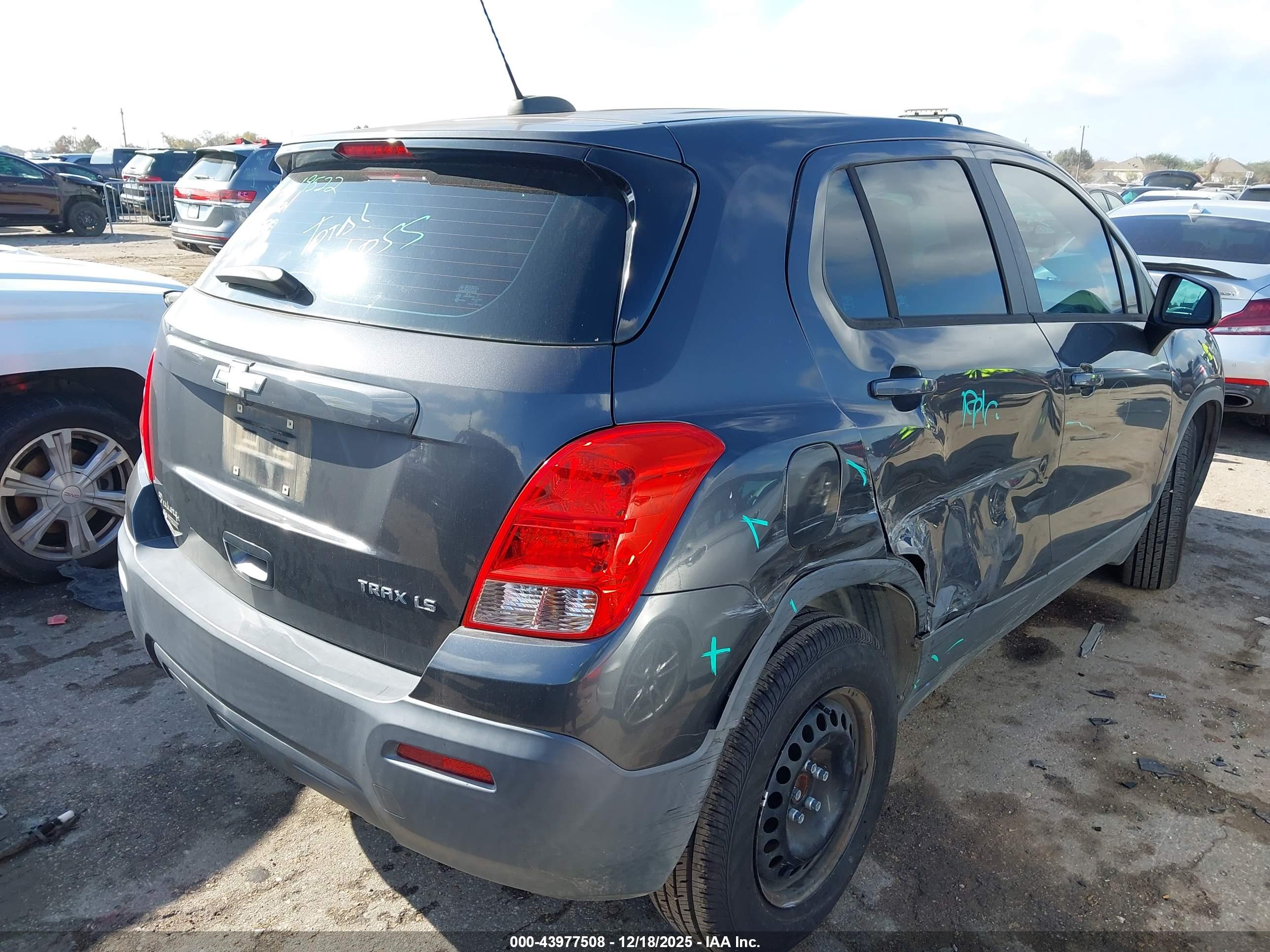 CHEVROLET TRAX image 4