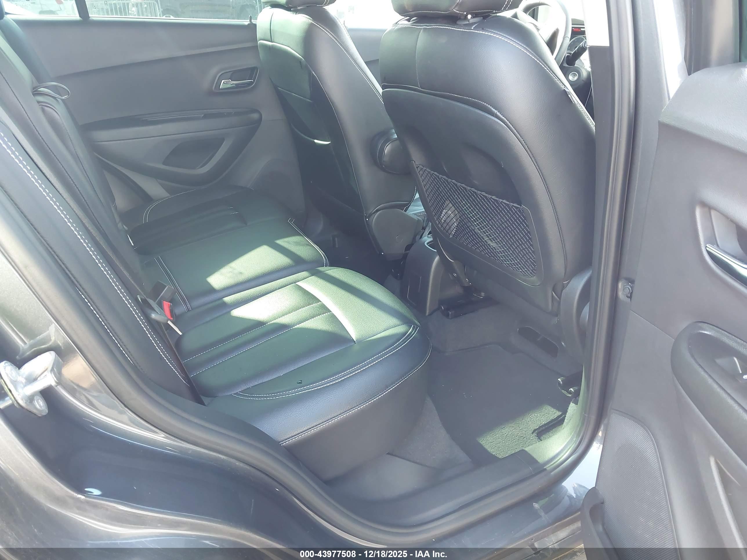 CHEVROLET TRAX image 8
