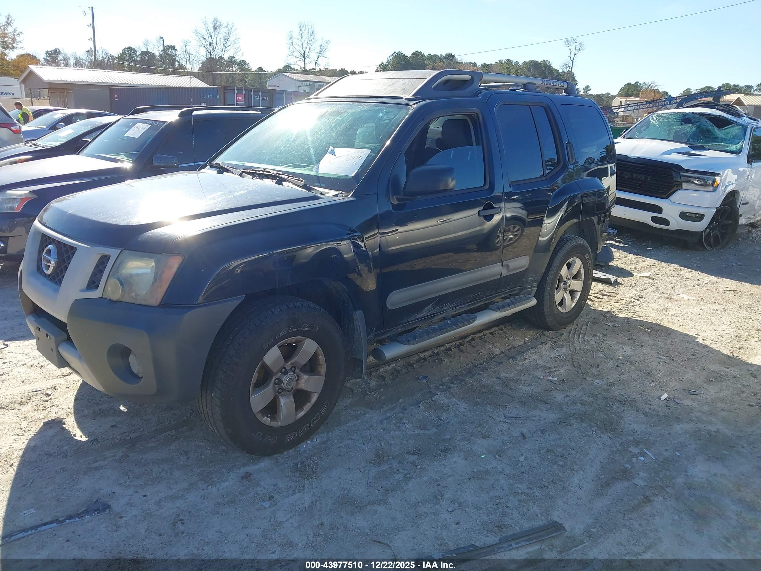 NISSAN XTERRA image 2