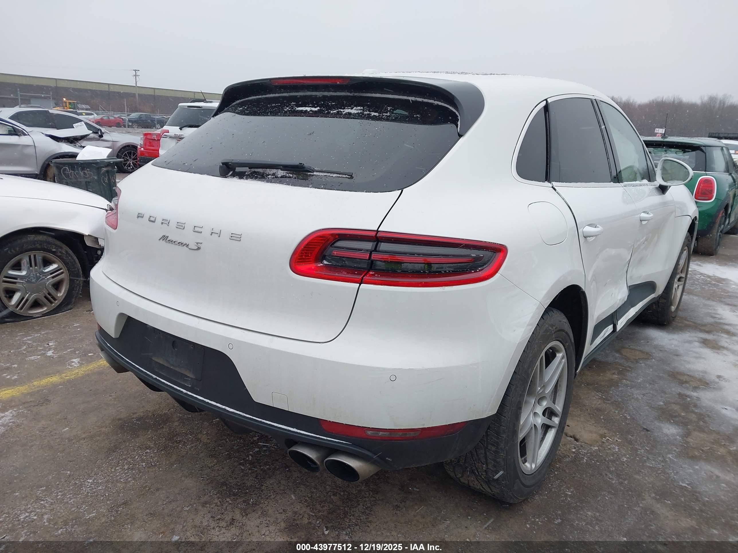 PORSCHE MACAN image 4