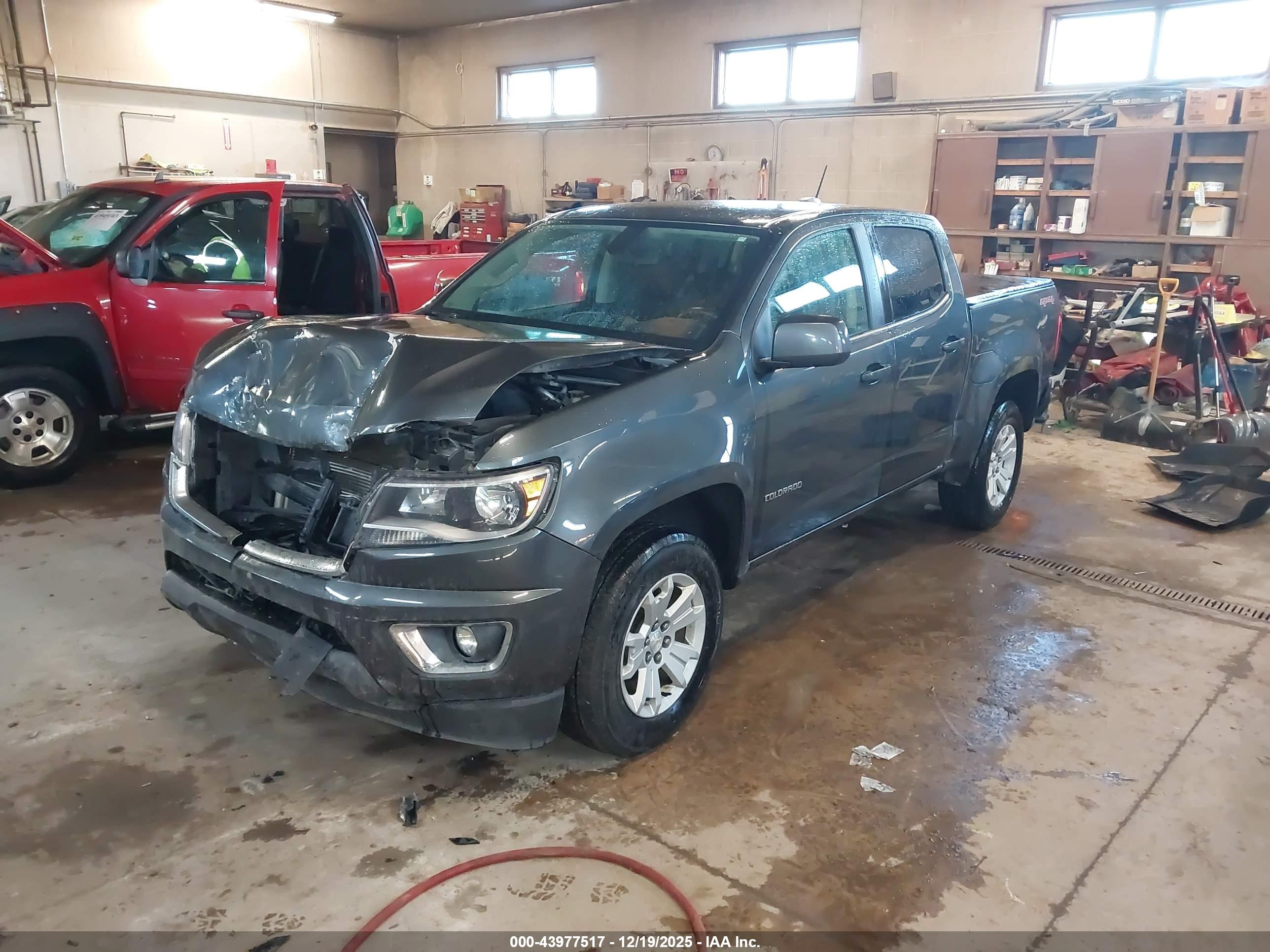 CHEVROLET COLORADO image 2