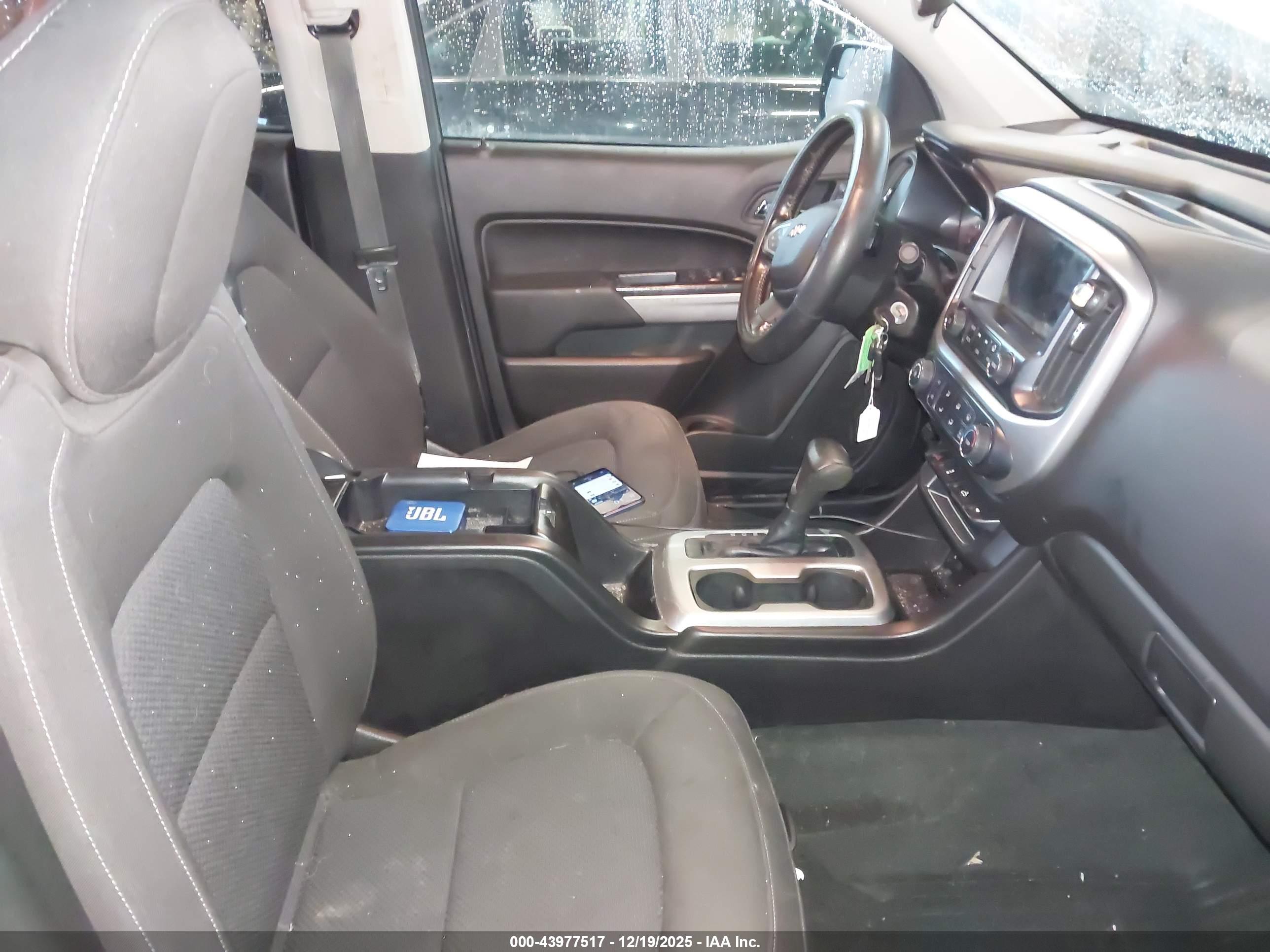 CHEVROLET COLORADO image 5